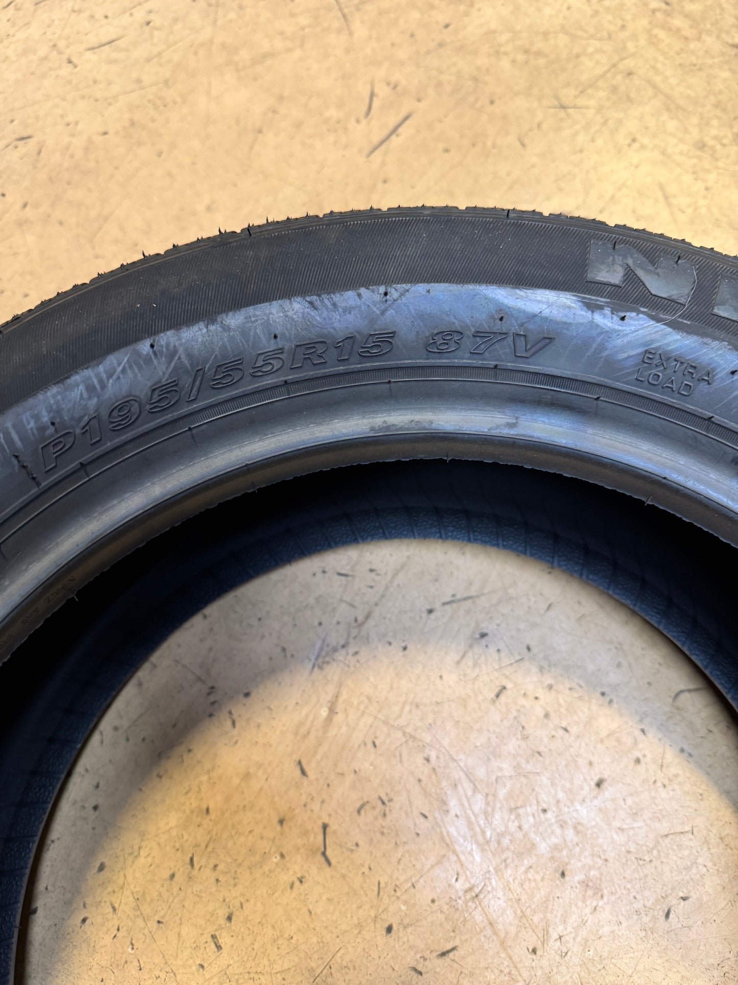NOS NEXEN NPRIZ AH5 BSW P 195 55 15 87V XL ALL SEASON TIRE 12558NXK