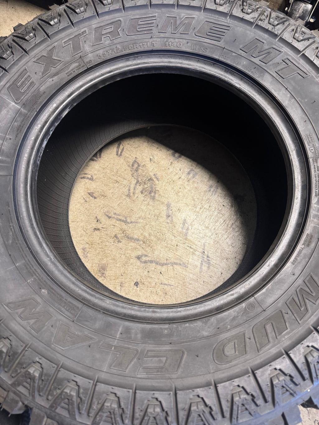 NOS MUD CLAW EXTREME MT BSW LT 33 12.5 17 114Q 8PLY MUD TERRAIN TIRE MCX93