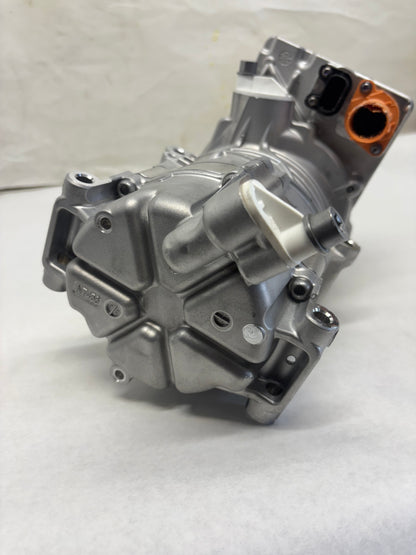 FREIGHTLINER AC COMPRESSOR 57CC 400V ERC MAHLE 22-79626-000 DAMAGED - 3