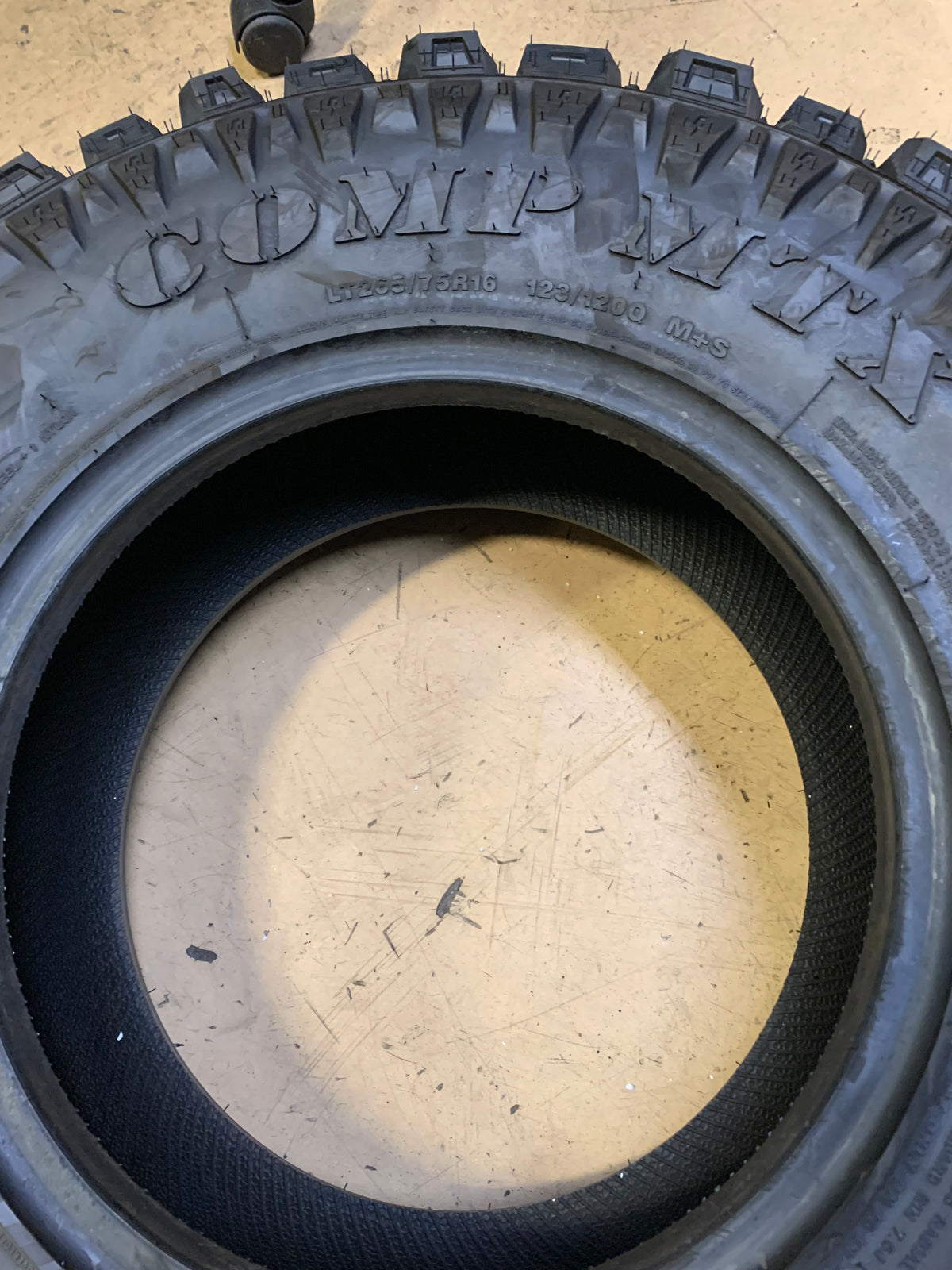 MUD CLAW COMP MTX BSW LT 265 75 16 123/120Q LRE 10 PLY MUD TERRAIN TIRE 1192406763