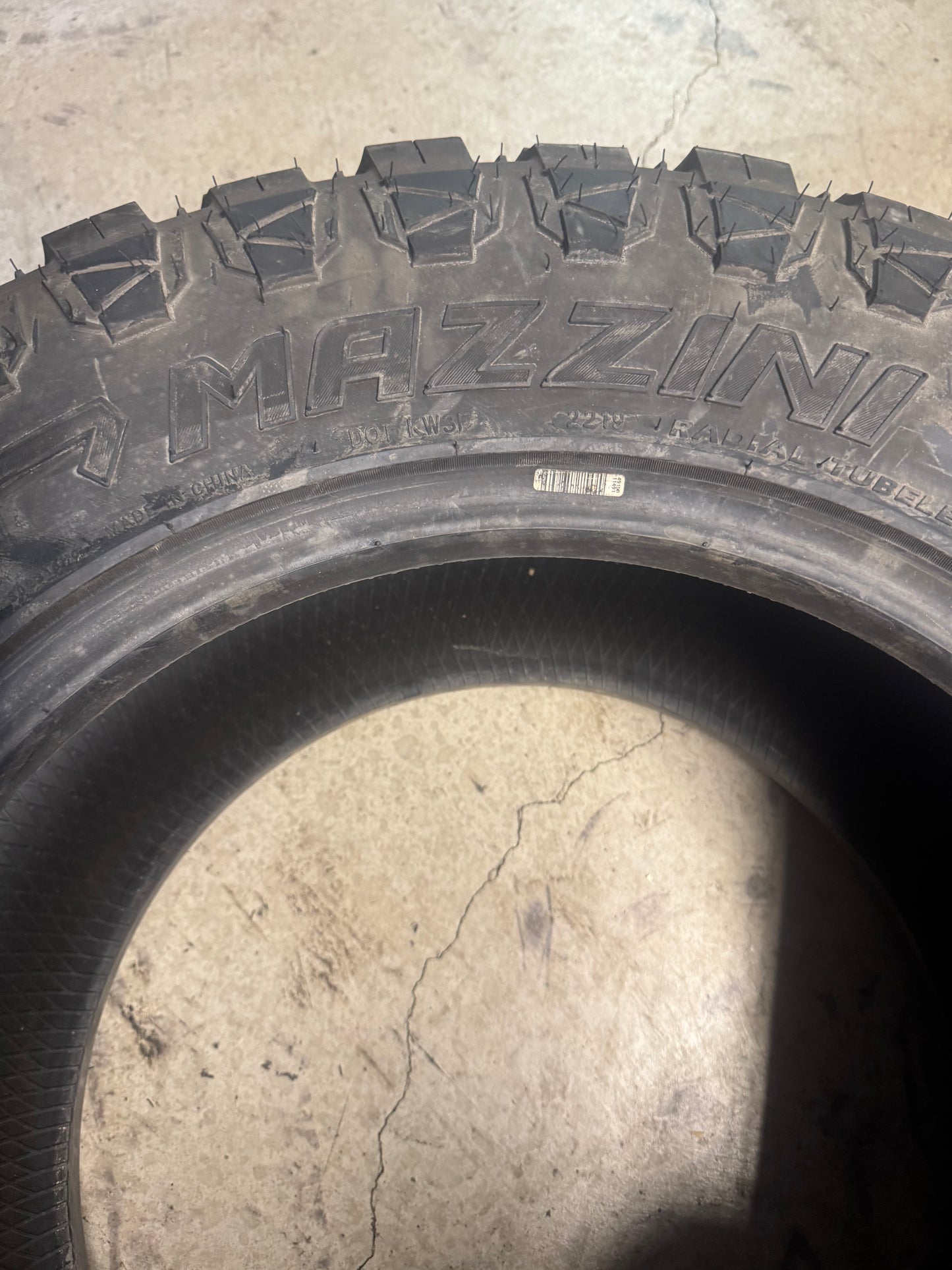 NOS MAZZINI MUD CONTENDER M/T BSW LT 33 12.5 18 118Q 10PLY MUD TERRAIN TIRE 6924590213081