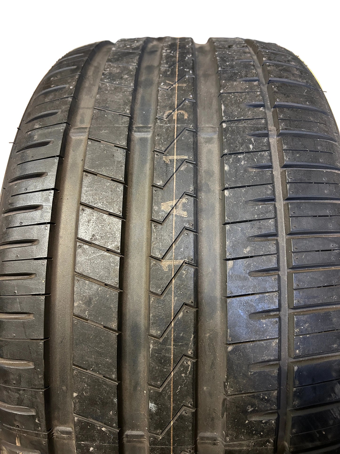 NOS FALKEN AZENIS FK510 BSW P 285 35 20 104Y XL UHP TIRE 28032622