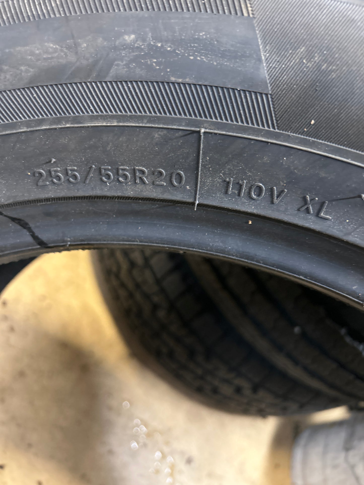 BLACKHAWK AGILITY SUV BSW P 255 55 20 110V XL ALL SEASON TIRE 4120182
