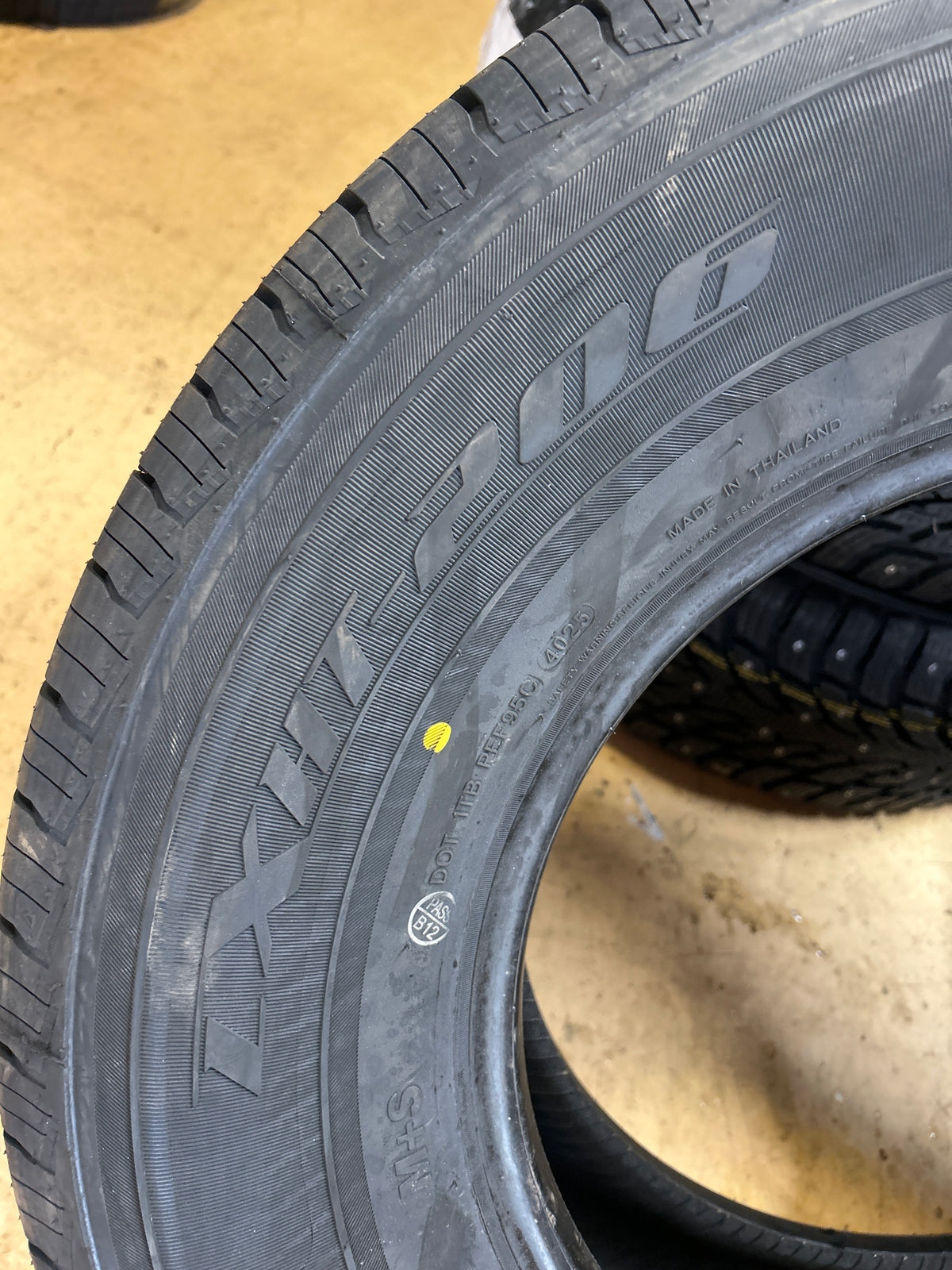 2 LEXAINI LX HT-206 BSW P 265 70 16 111T HIGHWAY TIRE LXST2061670110