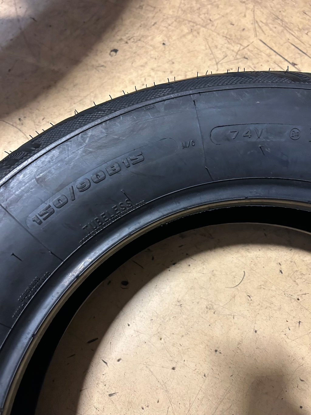AVON AV92 COBRA CHROME BSW 150 90 15 74V REAR MOTORCYCLE TIRE 2120496
