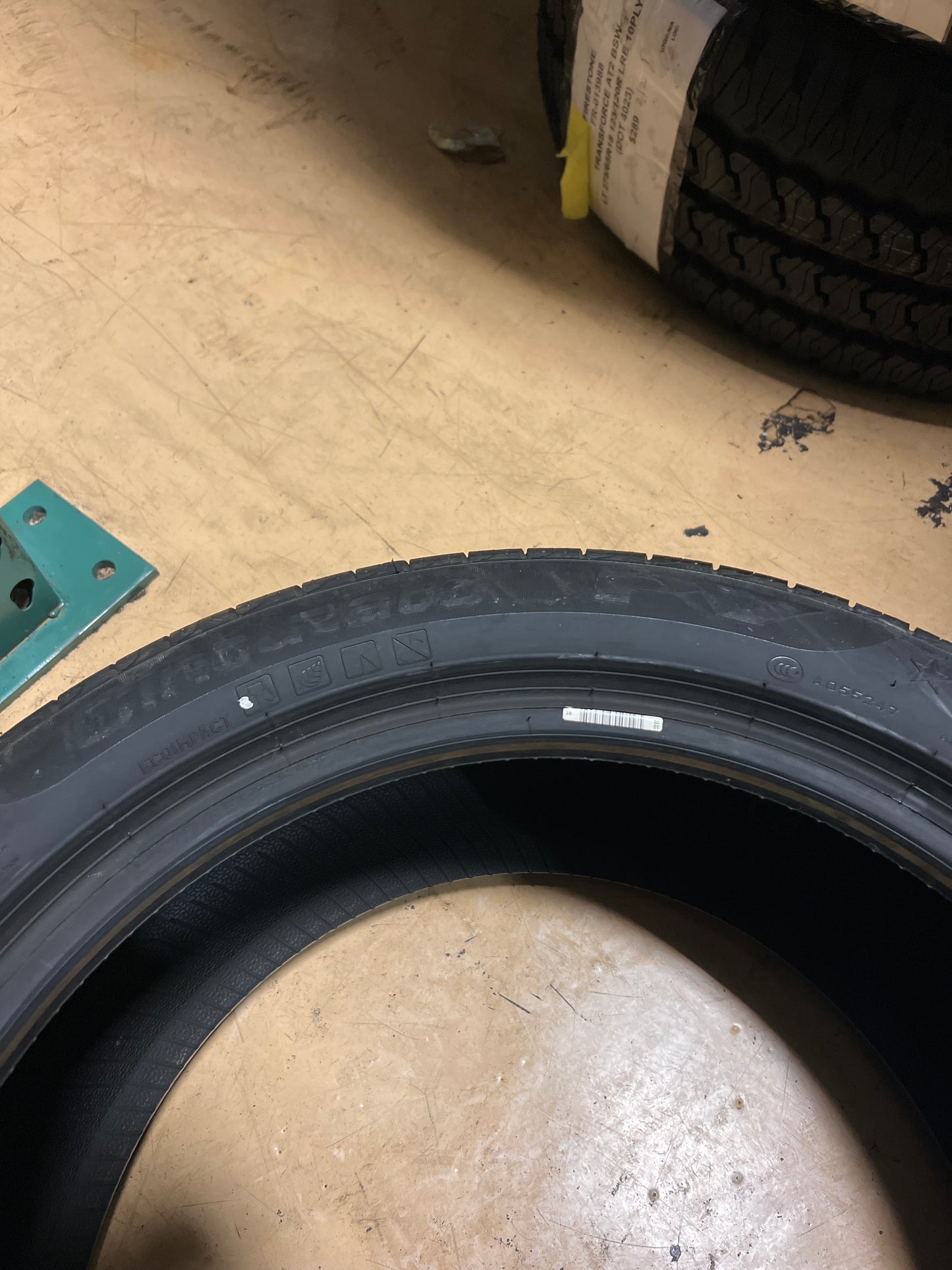 NOS PIRELLI CINTURATO P7 (*) BMW RUNFLAT  P 275 40 18 99Y SL ALL SEASON TIRE 2074700