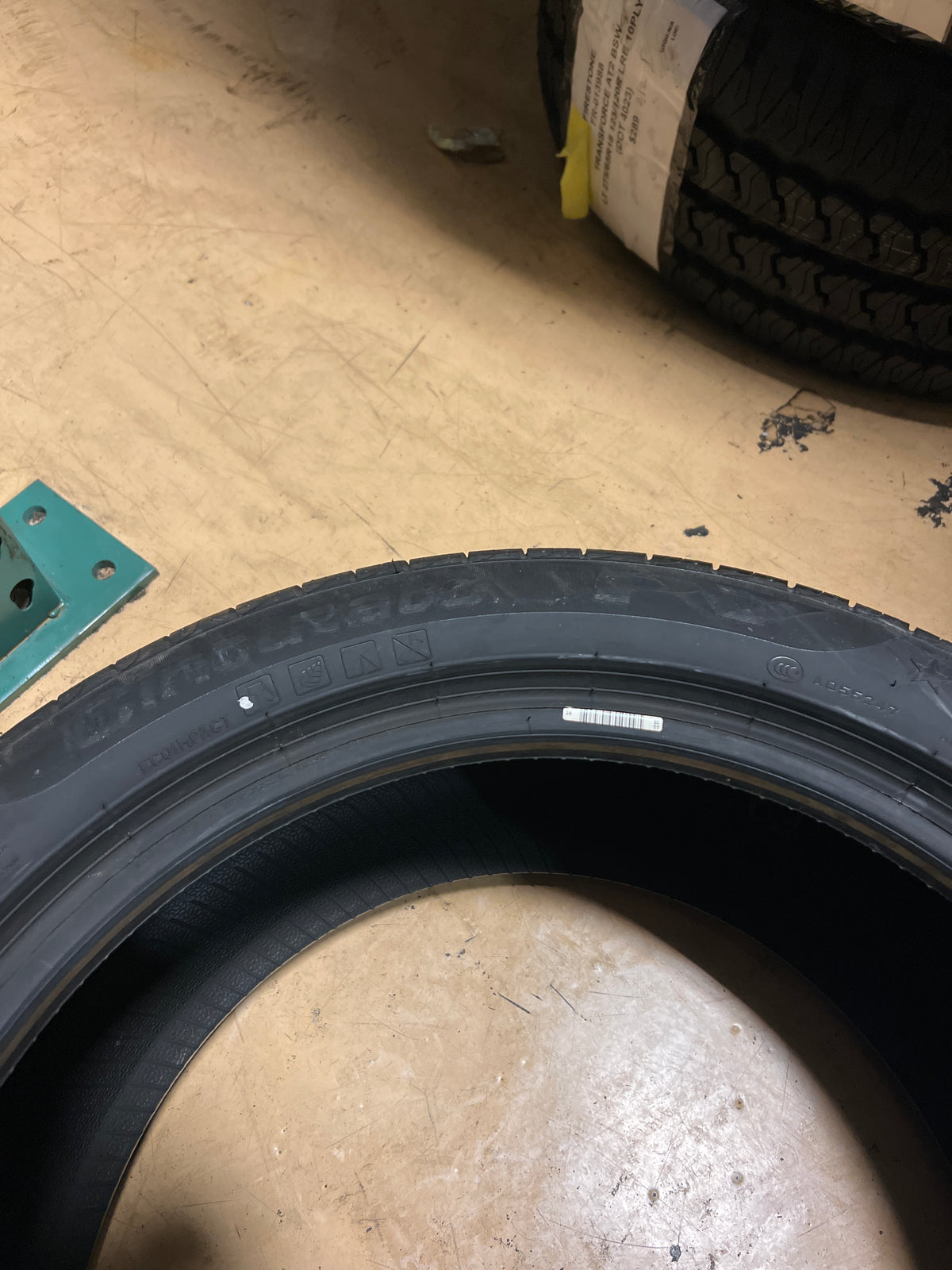NOS PIRELLI CINTURATO P7 (*) BMW RUNFLAT  P 275 40 18 99Y SL ALL SEASON TIRE 2074700