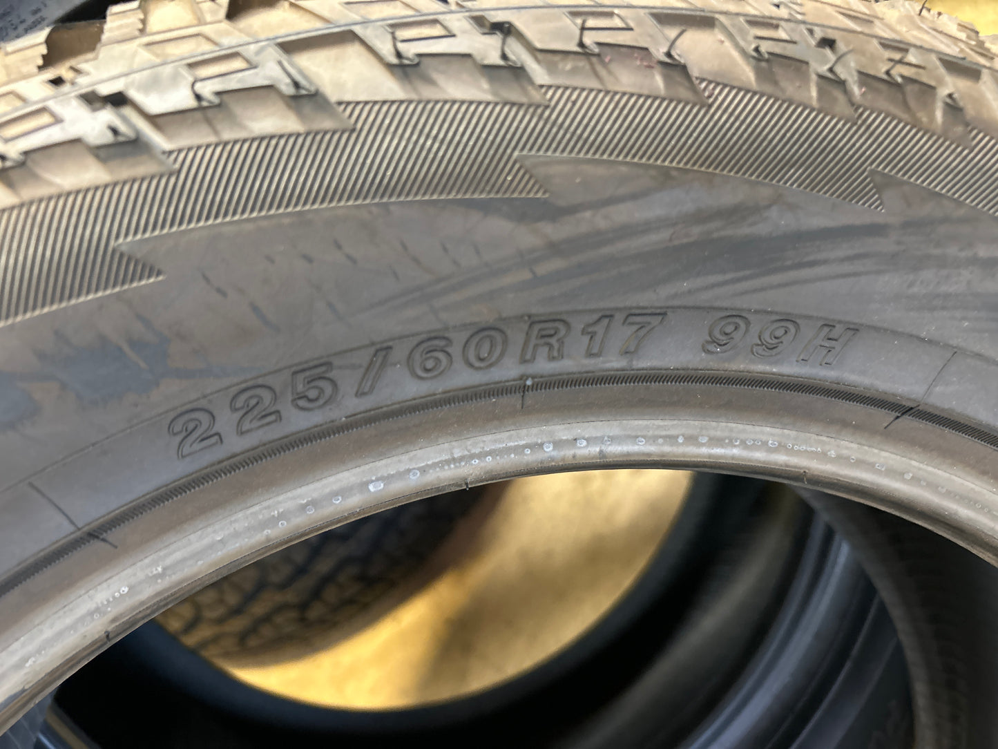 YOKOHAMA GEOLANDAR A/T G015 RBL P 225 60 17 99H ALL TERRAIN TIRE 110101663