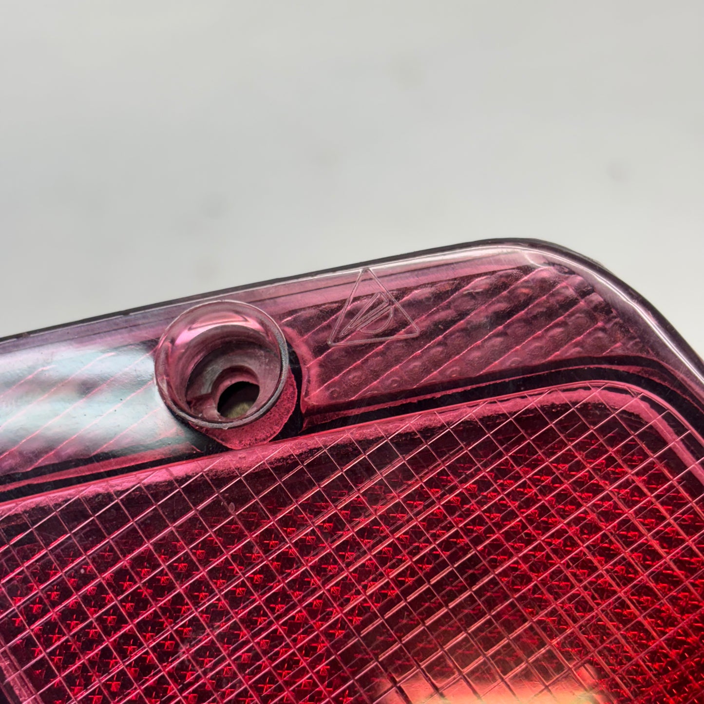 USED PORSCHE 911 TAIL LIGHT LEFT DRIVER 89-94 L90002522