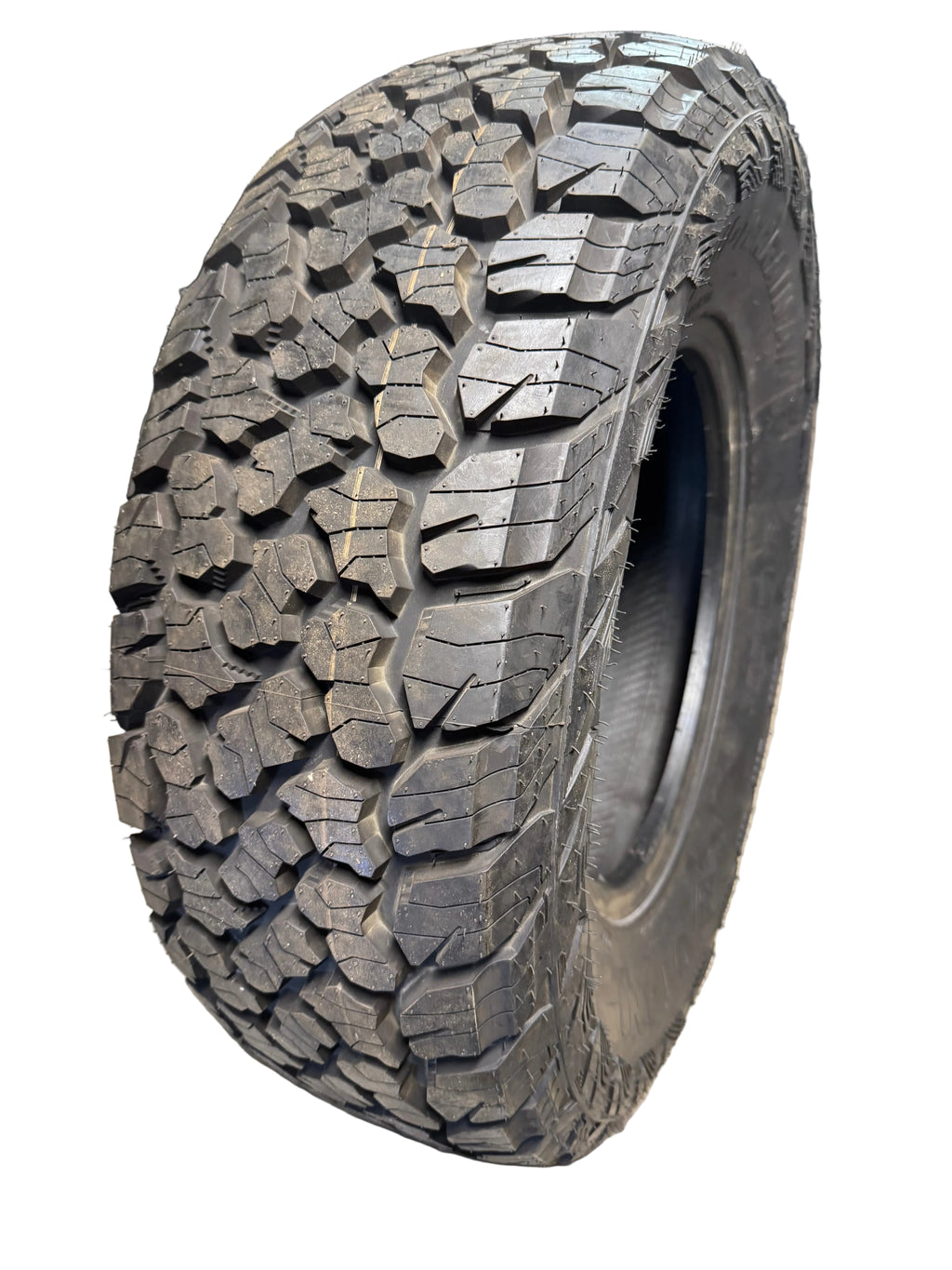 OTANI ALL TERRAIN SA2000 BSW P 265 70 16 112S  TIRE S211C