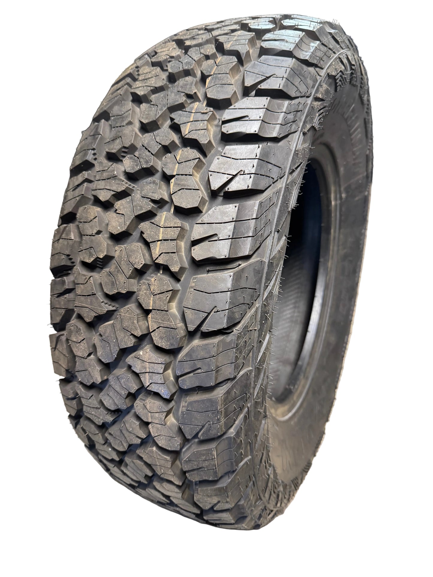 OTANI ALL TERRAIN SA2000 BSW P 265 70 16 112S  TIRE S211C
