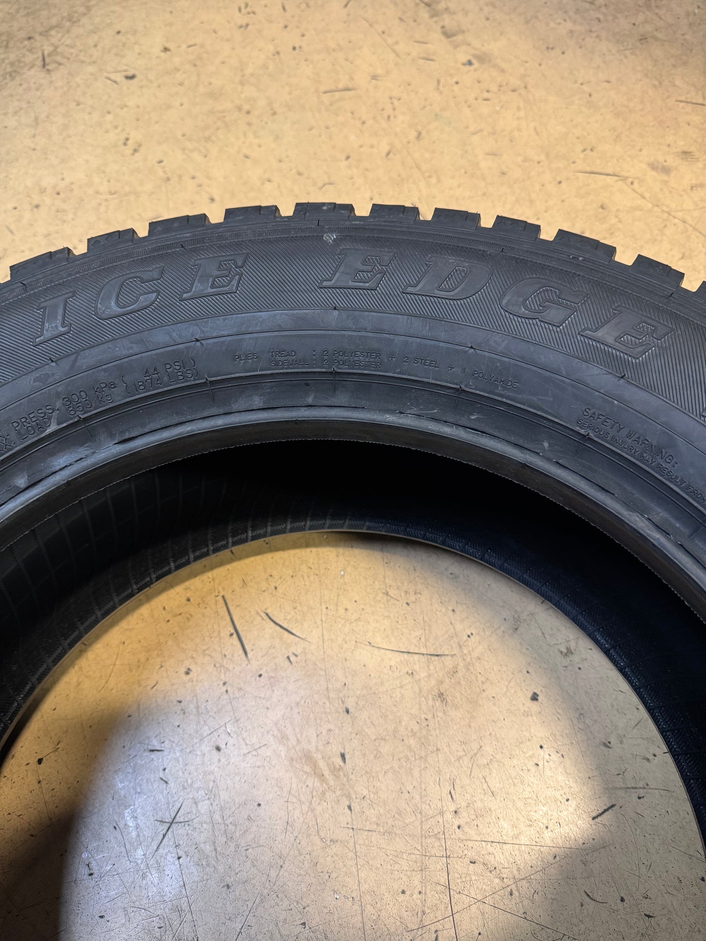 SUMITOMO ICE EDGE BSW P 235 60 17 102T WINTER TIRE EDG07