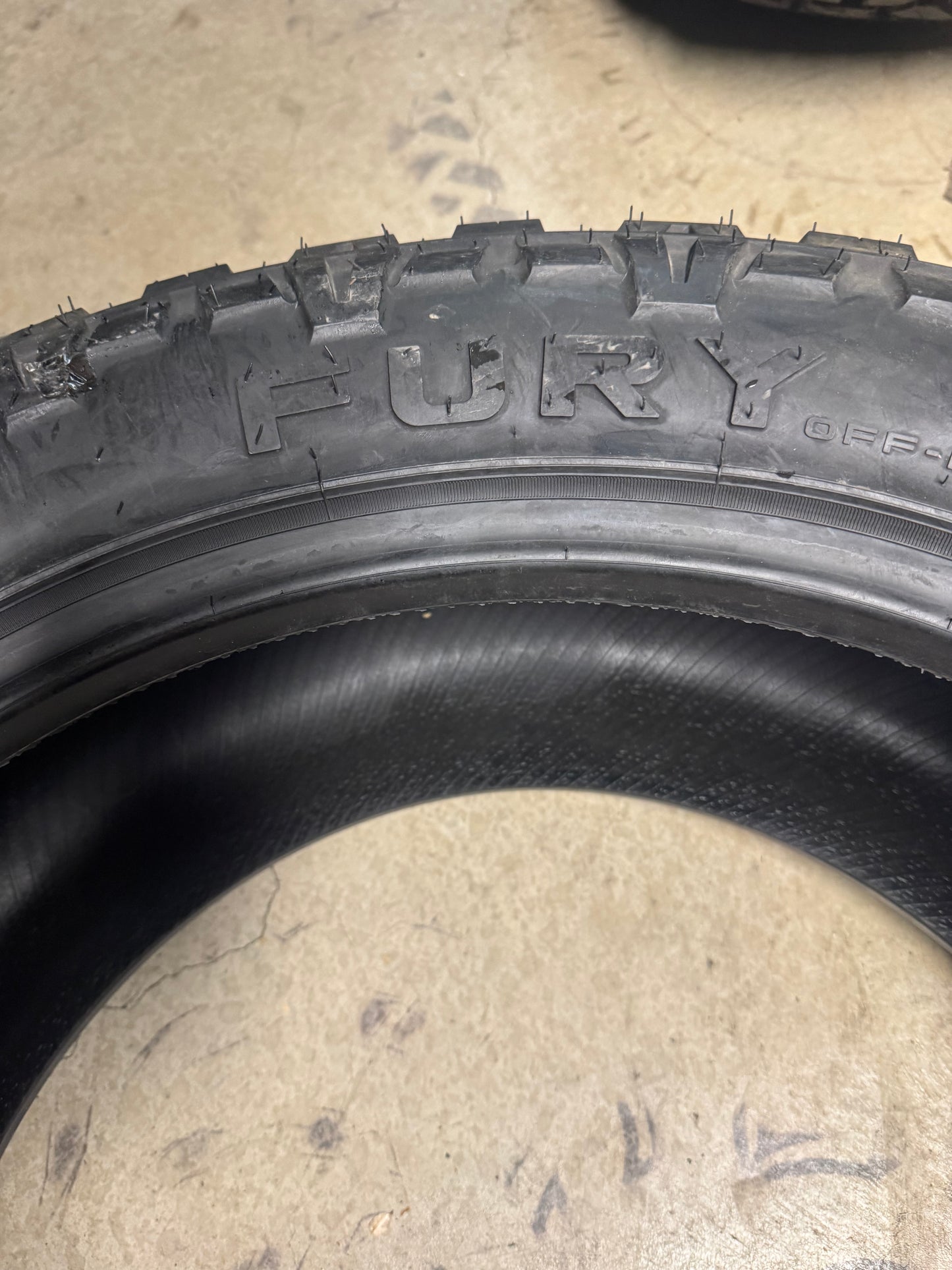 NOS FURY COUNTRY HUNTER M/T II BSW LT 35 12.5 22 117Q 12PLY MUD TERRAIN TIRE FCHII35125022A