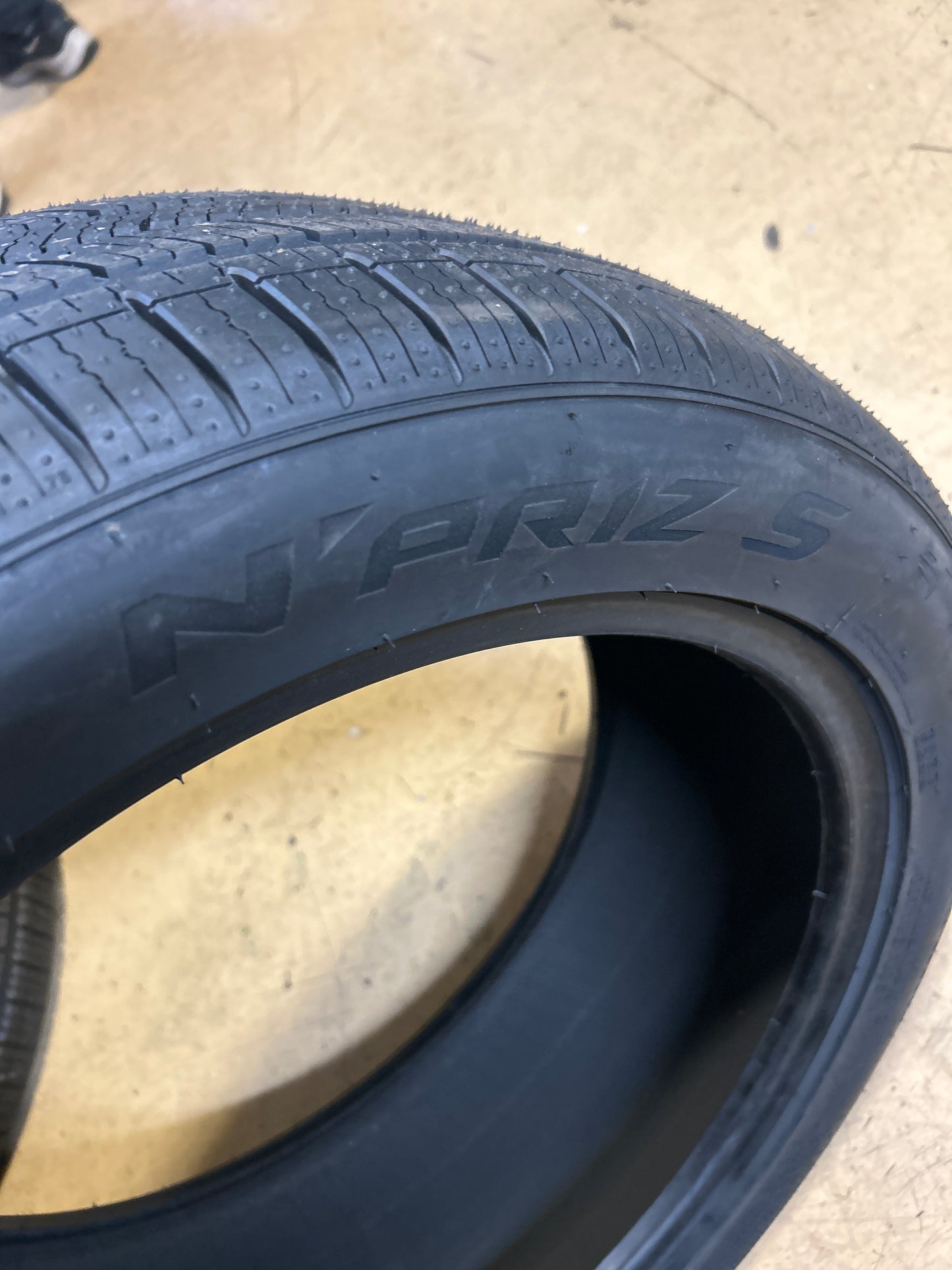 NEXEN NPRIZ S BSW P 235 45 18 98V XL TOURING TIRE 12597NXK