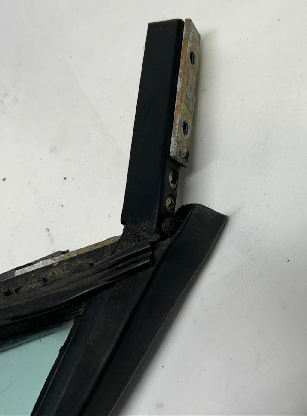 PORSCHE 911 TARGA DOOR WINDOW FRAME WITH GLASS LEFT DRIVER SIDE 9115420194370K
