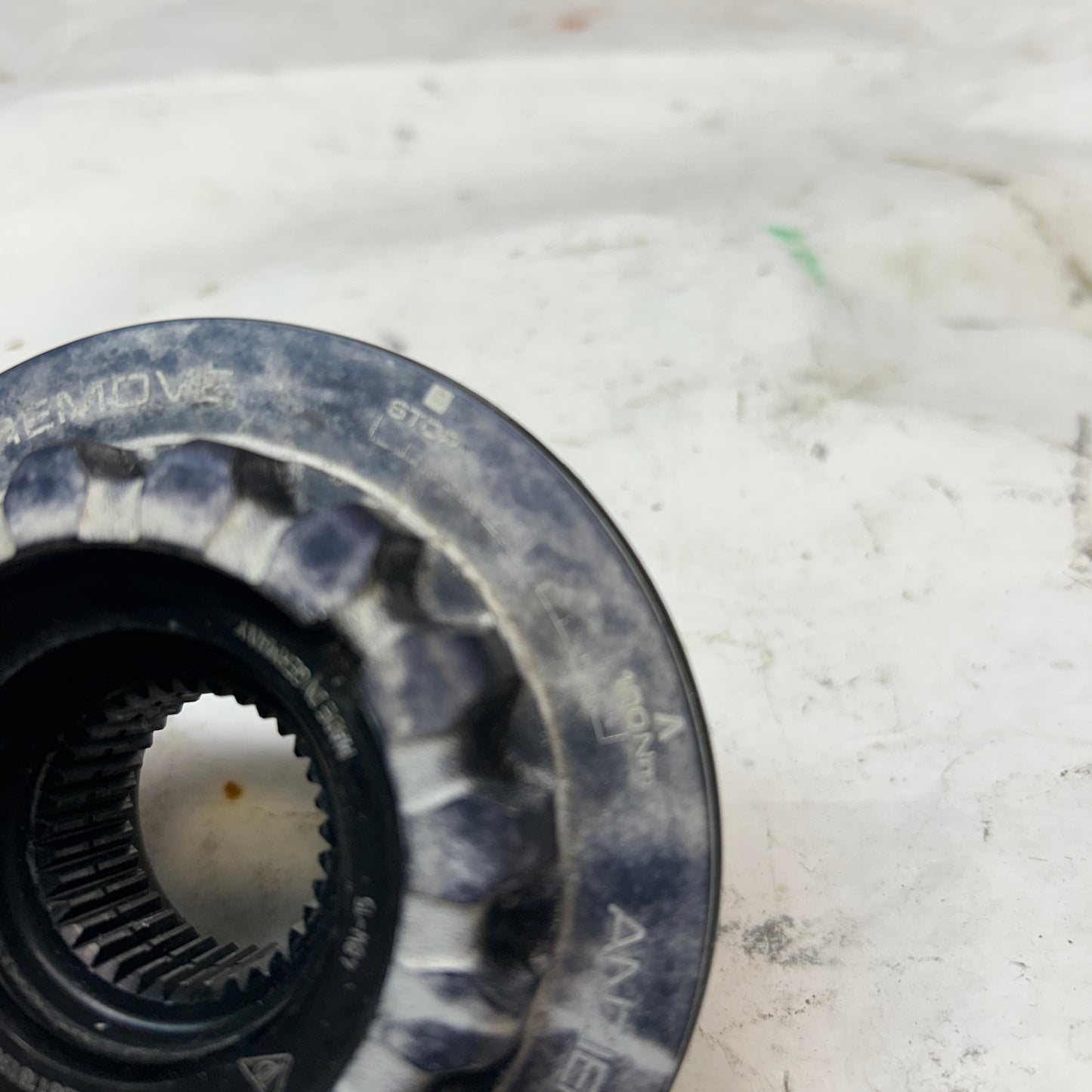 USED PORSCHE CENTER WHEEL LOCK 991 361 081 90