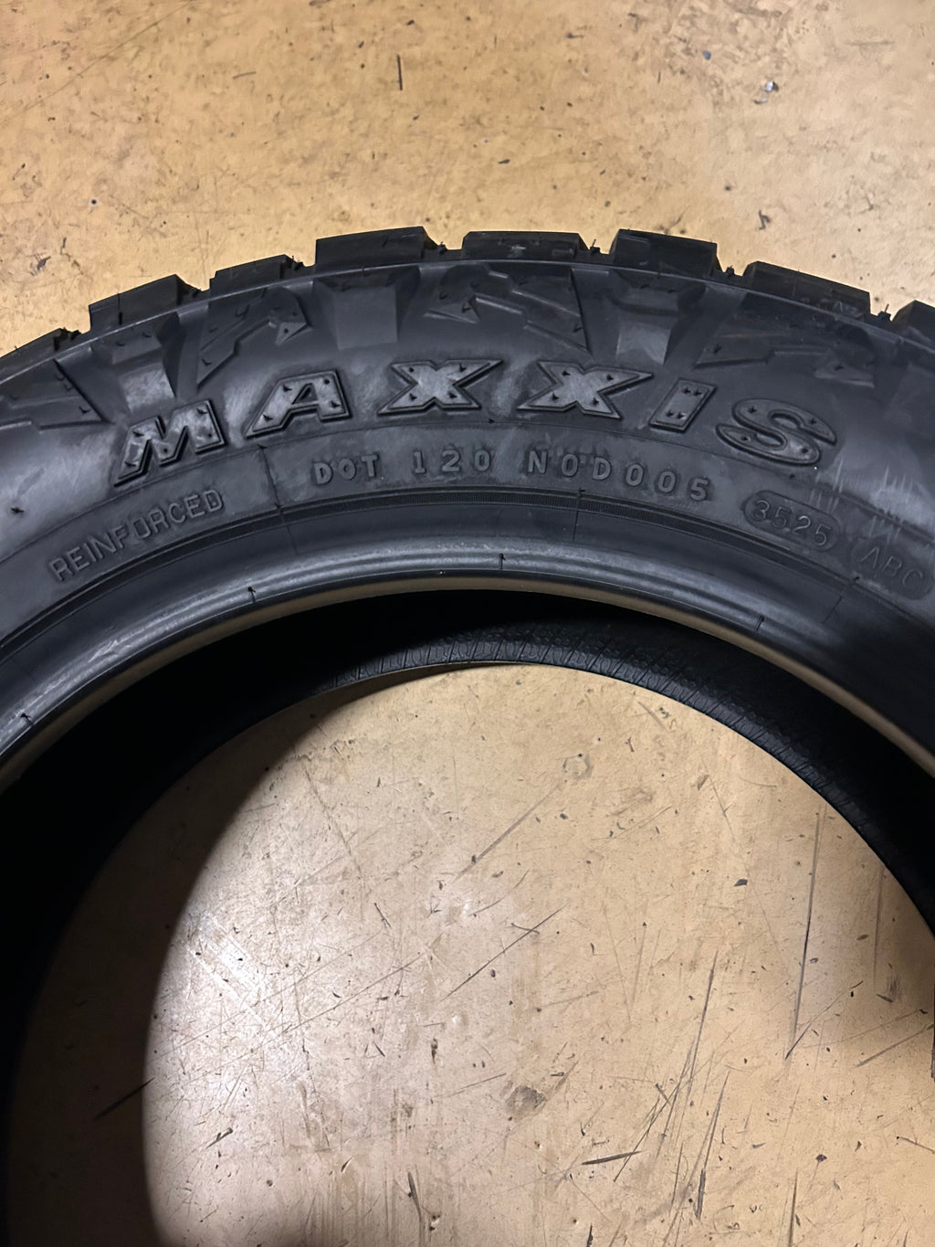MAXXIS RAZR AT BSW P 225 60 17 103H ALL TERRAIN TIRE TP00250800
