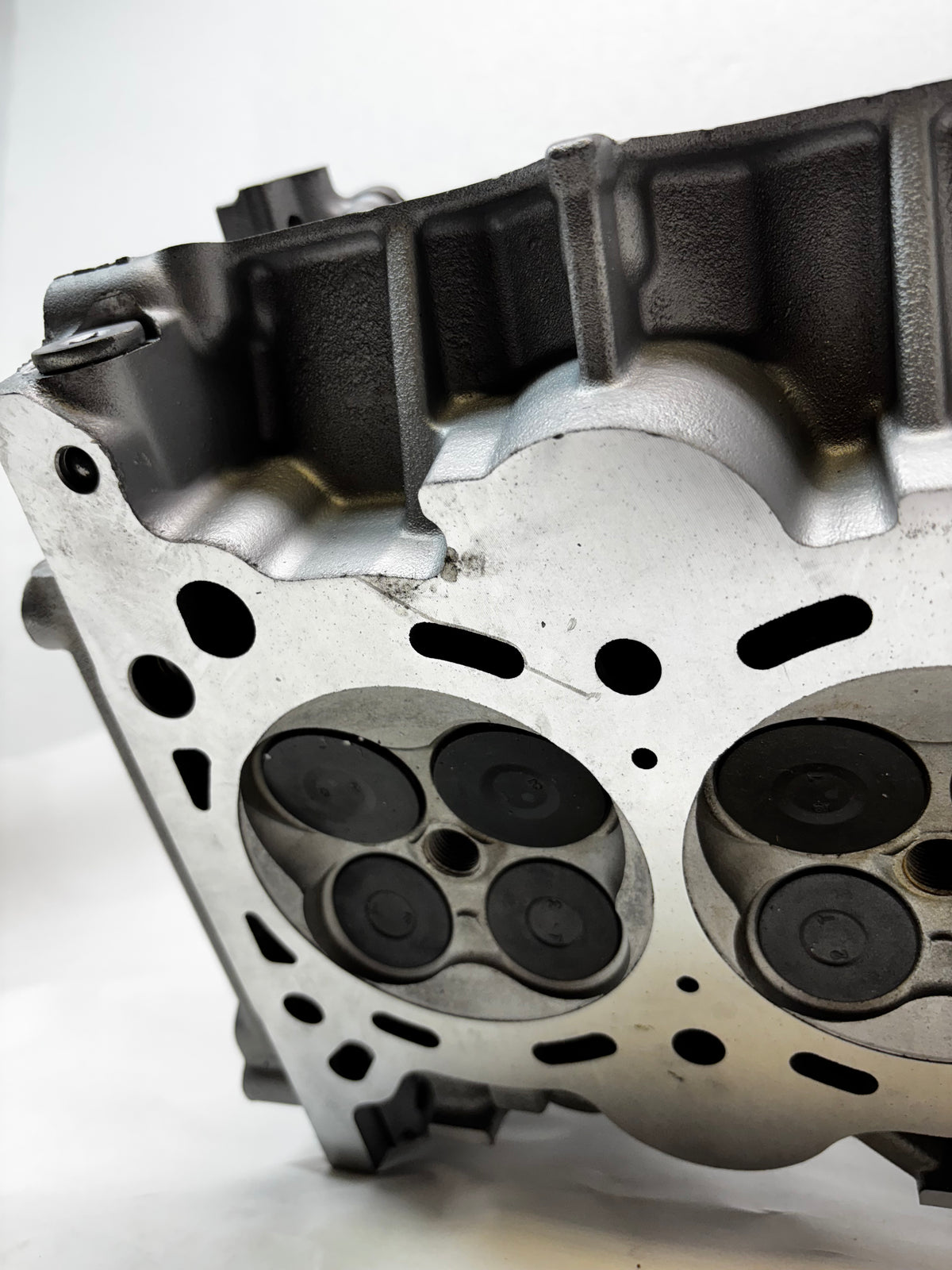 REMANUFACTURED FOR TOYOTA 2.7 2TR DOHC DUAL VVTI CYLINDER HEAD G289065