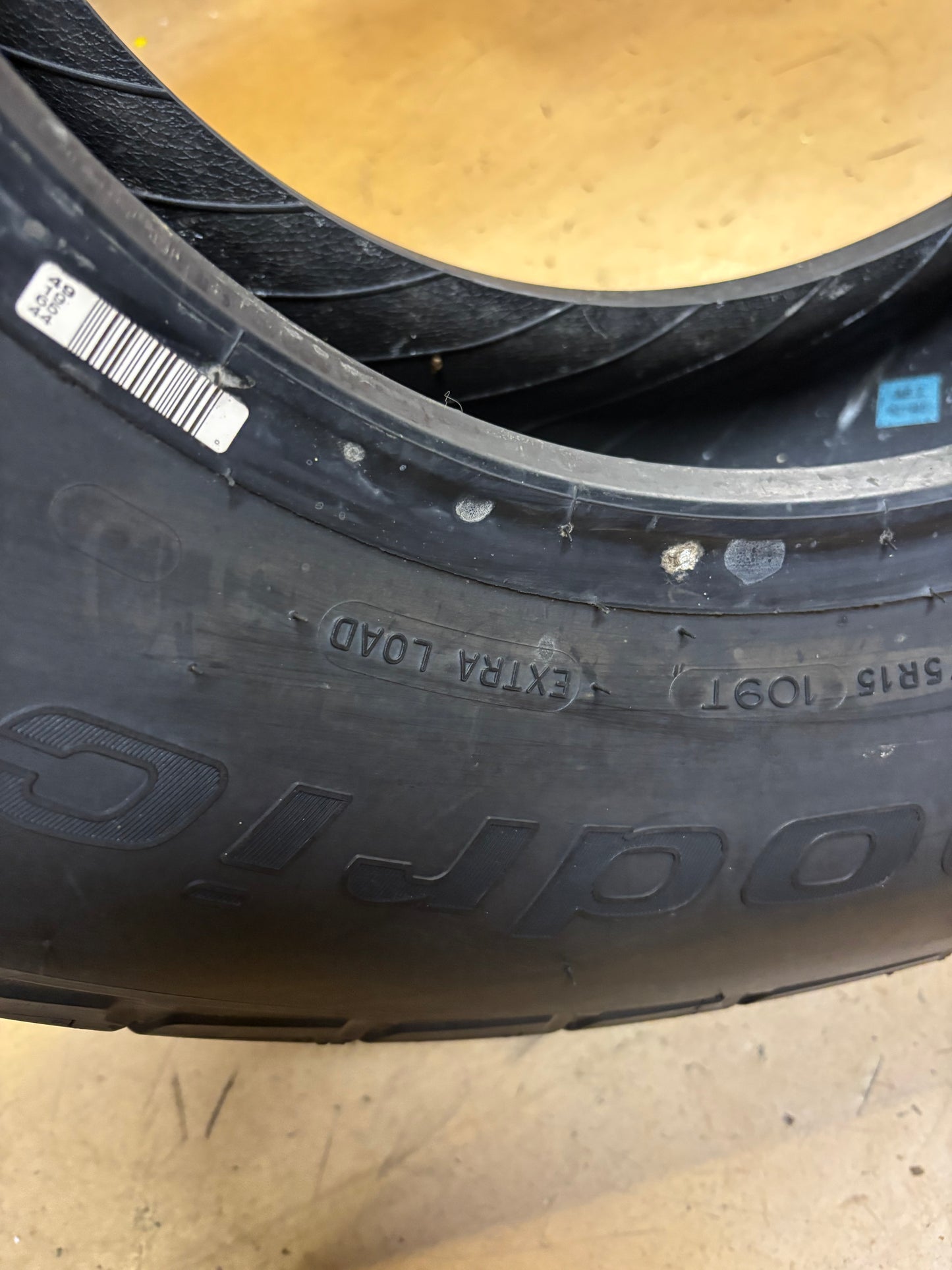 BFGOODRICH ADVANTAGE T/A SPORT LT P 235 75 15 109T XL ALL SEASON TIRE 84087
