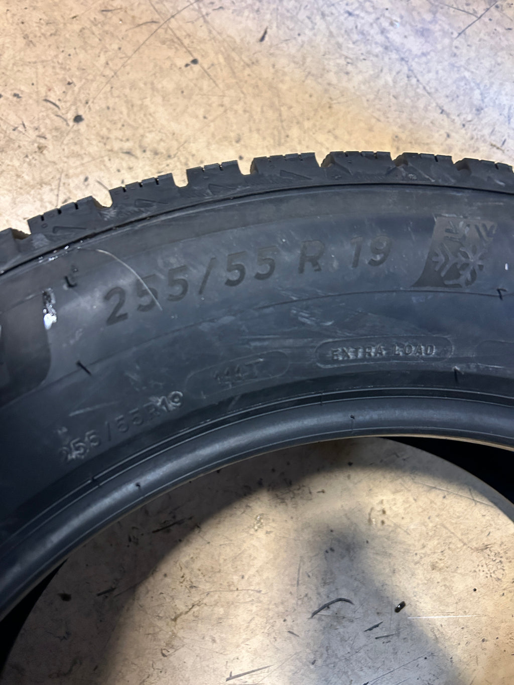 MICHELIN ICE SNOW SUV BSW P 255 55 19 111T XL WINTER TIRE 86670