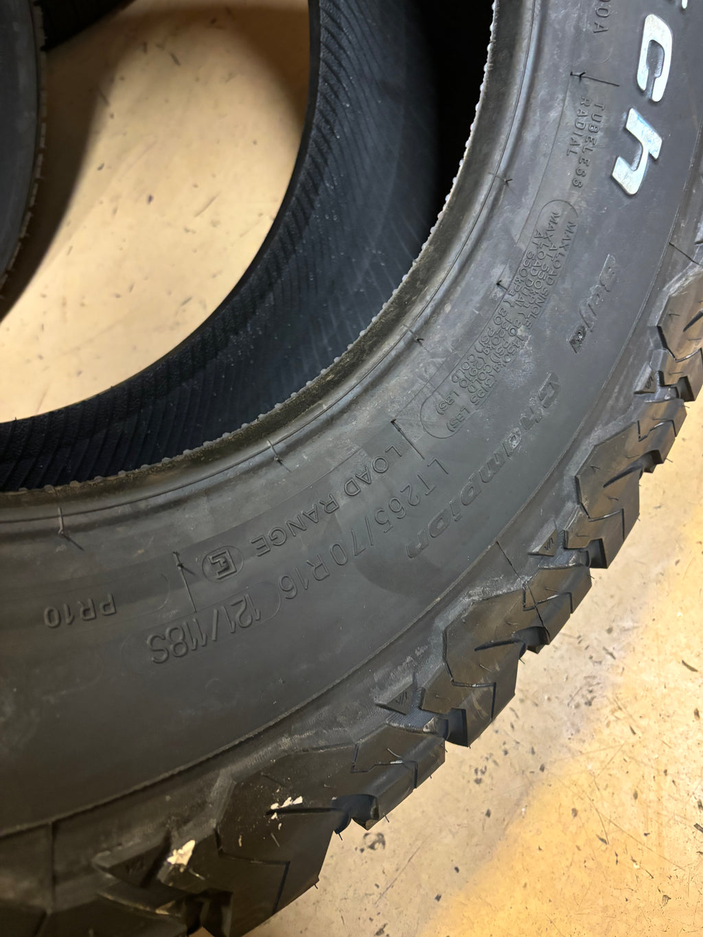 2 BFGOODRICH ALL TERRAIN T/A KO2 RWL LT 265 70 16 121/118S LRE 10 PLY TIRES 62023