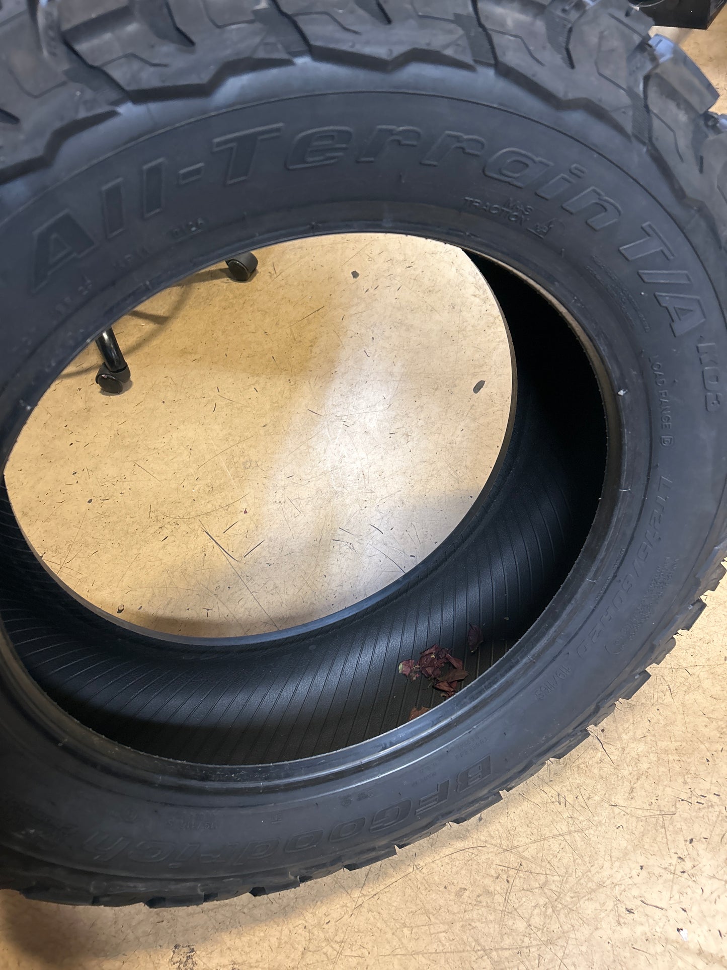 2 BFGOODRICH ALL TERRAIN T/A KO3 BSW F LT 275 60 20 119/116S 8PLY FRONT TIRE 19422