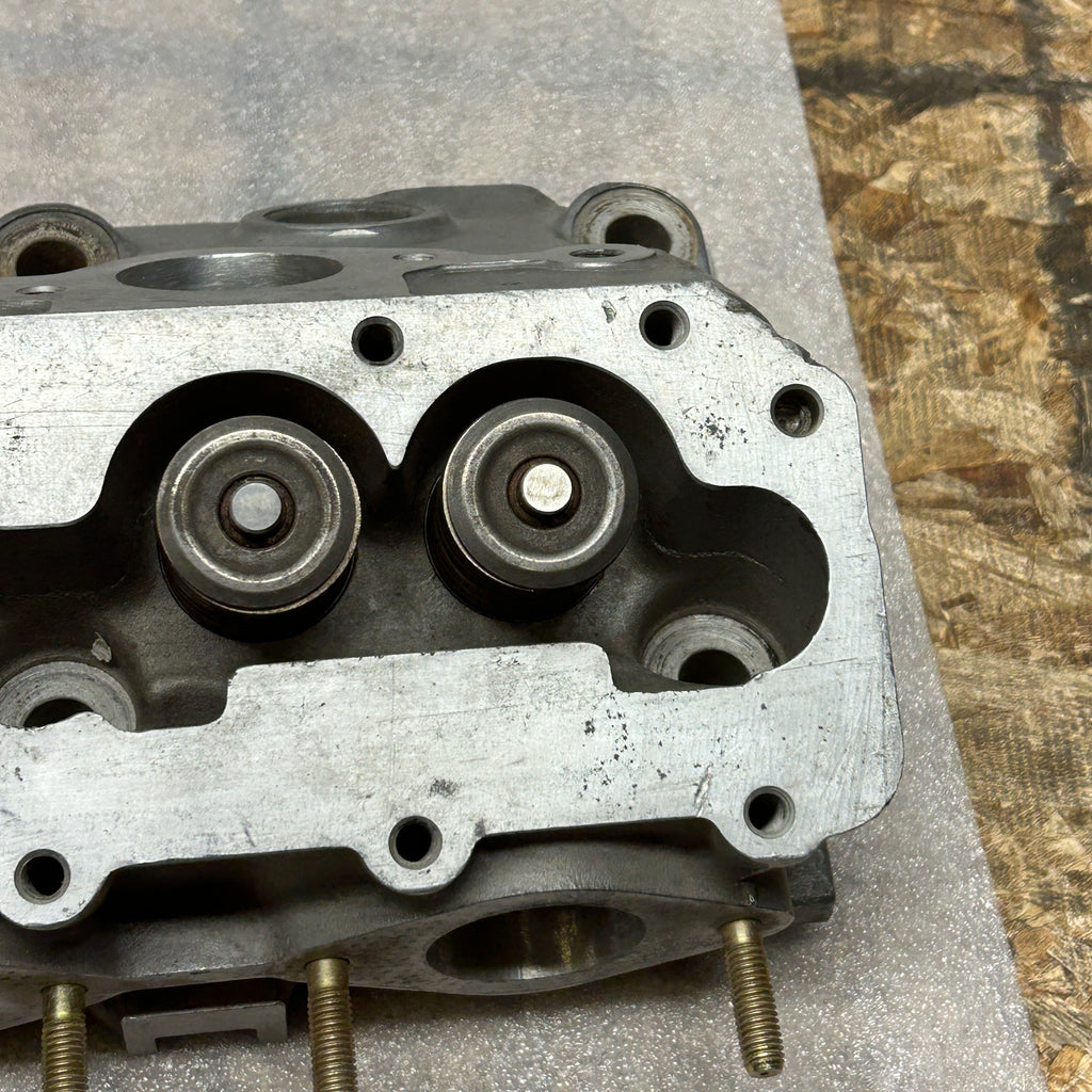 PORSCHE 928 S2 4.7L V8 CYLINDER HEAD MISSING PARTS 9281043483R