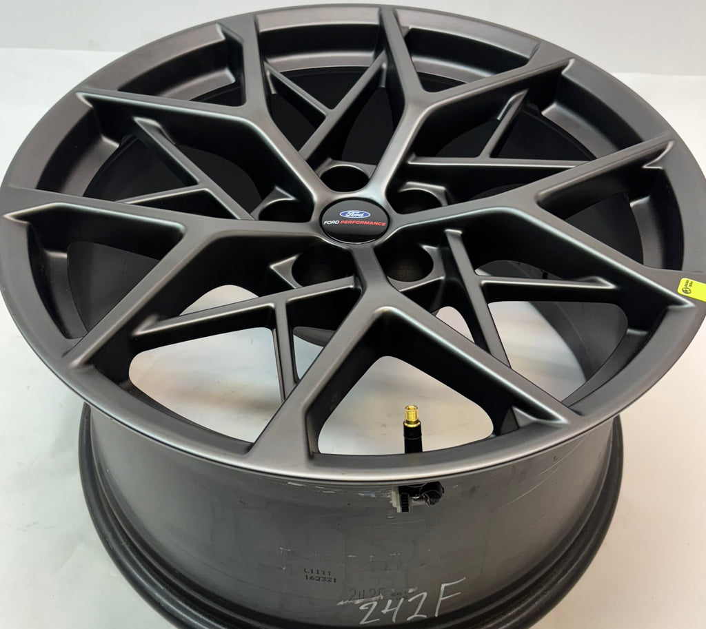 GENUINE FORD PERFORMANCE TARNISHED DARK ALUMINUM MUSTANG 19X10.5 5X4.5 ET24 FRONT WHEEL MR3C-1007-TA