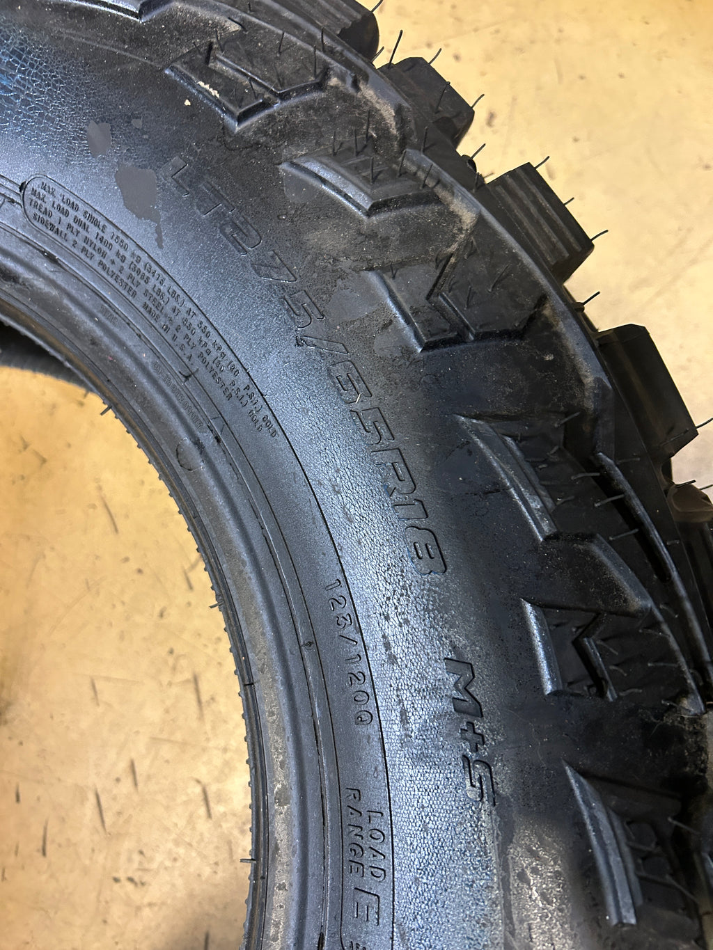MASTERCRAFT COURSER MXT OWL LT 275 65 18 123/120Q 10PLY MUD TIRE 175043009