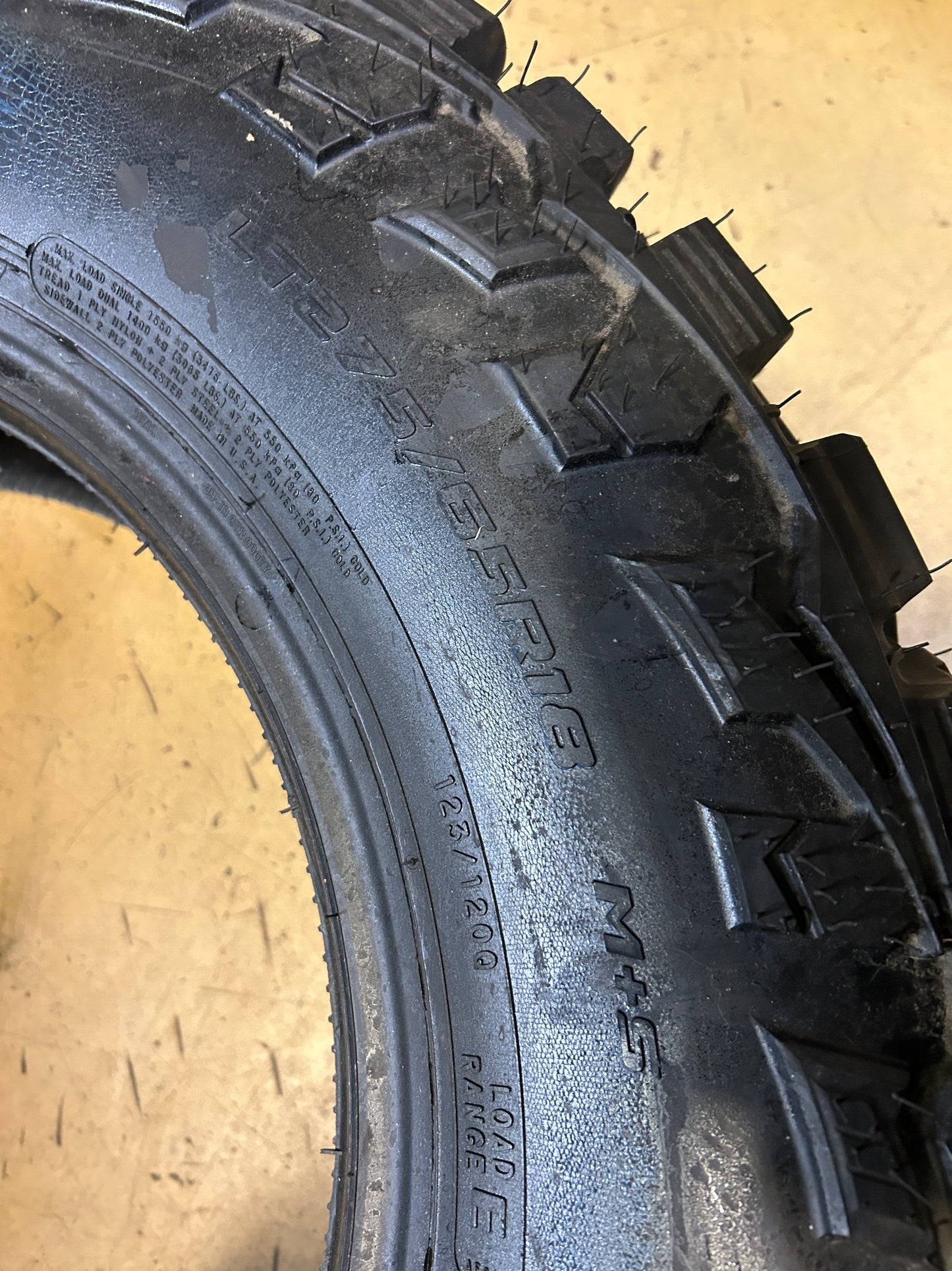 MASTERCRAFT COURSER MXT OWL LT 275 65 18 123/120Q 10PLY MUD TIRE 175043009