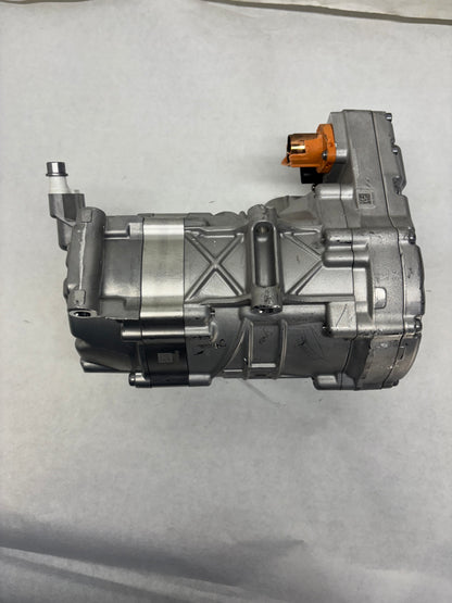 FREIGHTLINER AC COMPRESSOR 57CC 400V ERC MAHLE 22-79626-000 DAMAGED - 1
