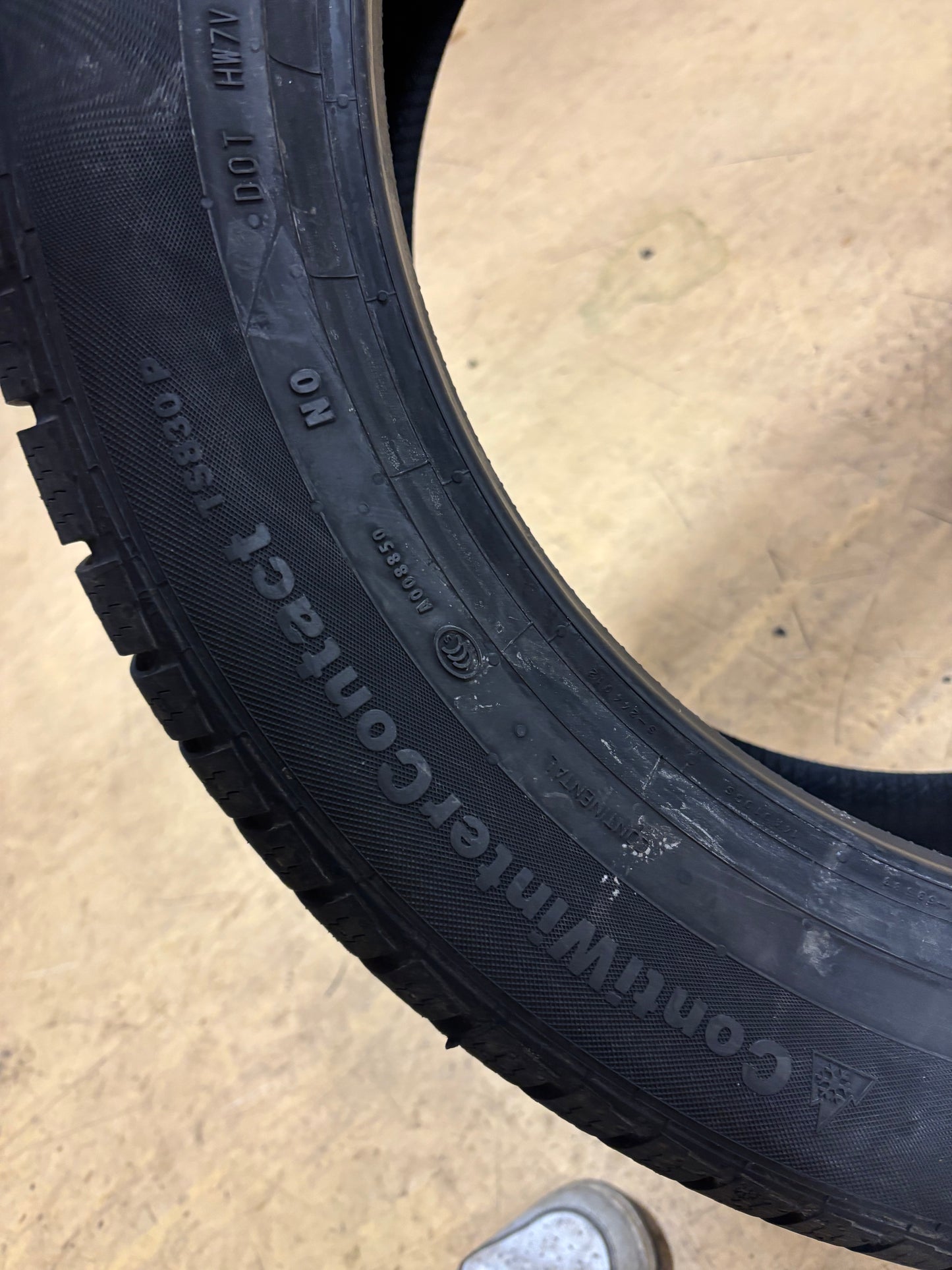 CONTINENTAL CONTIWINTERCONTACT TS 830 SUV (N0) PORSCHE P 275 45 20 110V XL SNOW WINTER TIRE 03544890000