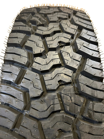 NOS YOKOHAMA GEOLANDAR X A/T BSW LT 235 70 16 104/101Q 6PLY TIRE 110116037