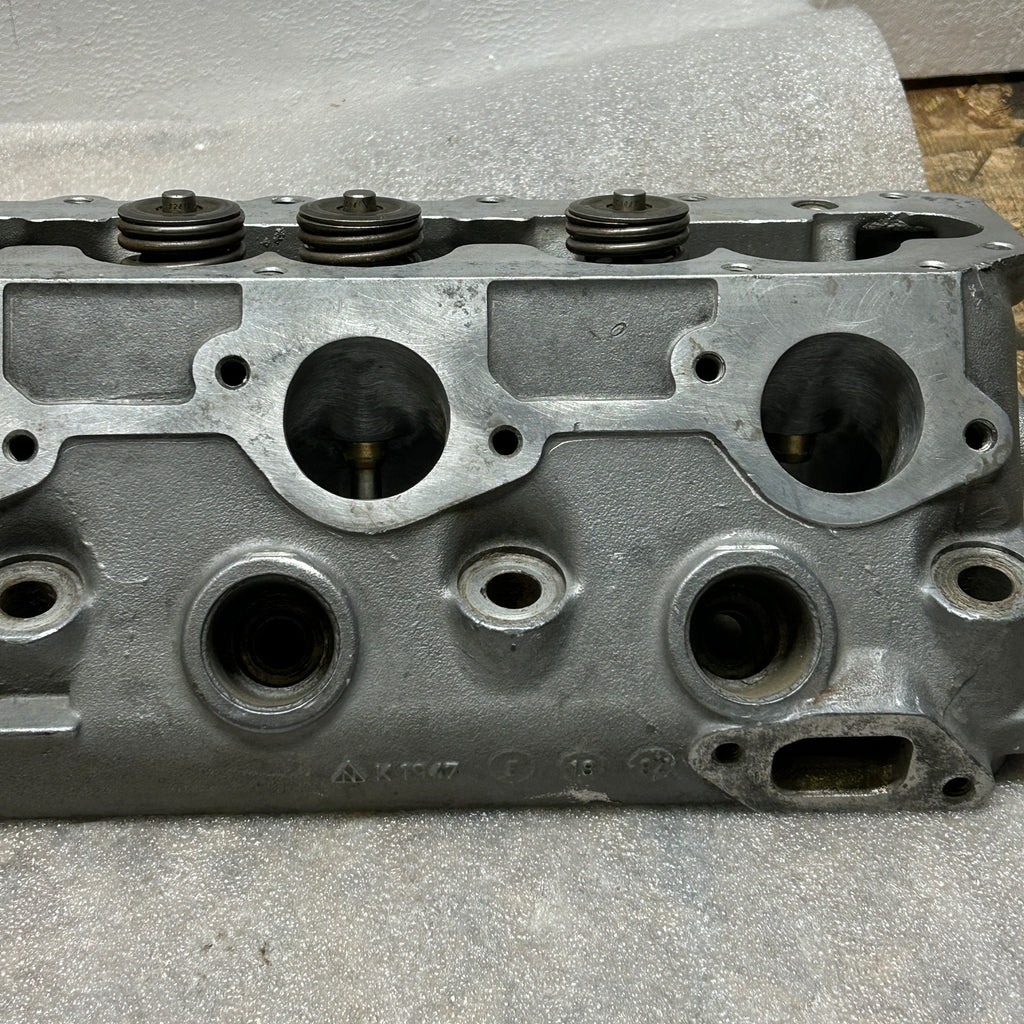 PORSCHE 928 S2 4.7L V8 CYLINDER HEAD MISSING PARTS 9281043483R