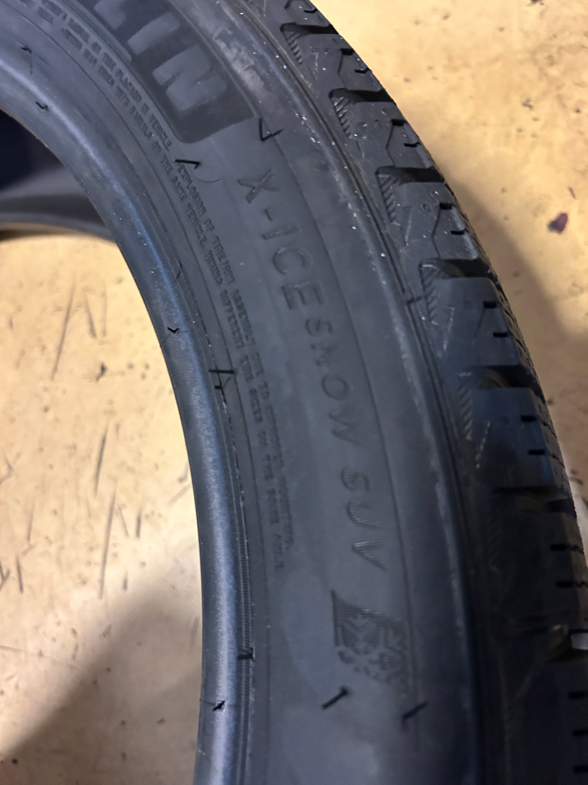 2 MICHELIN X-ICE SNOW SUV BSW P 235 45 20 100H XL WINTER TIRE 21826