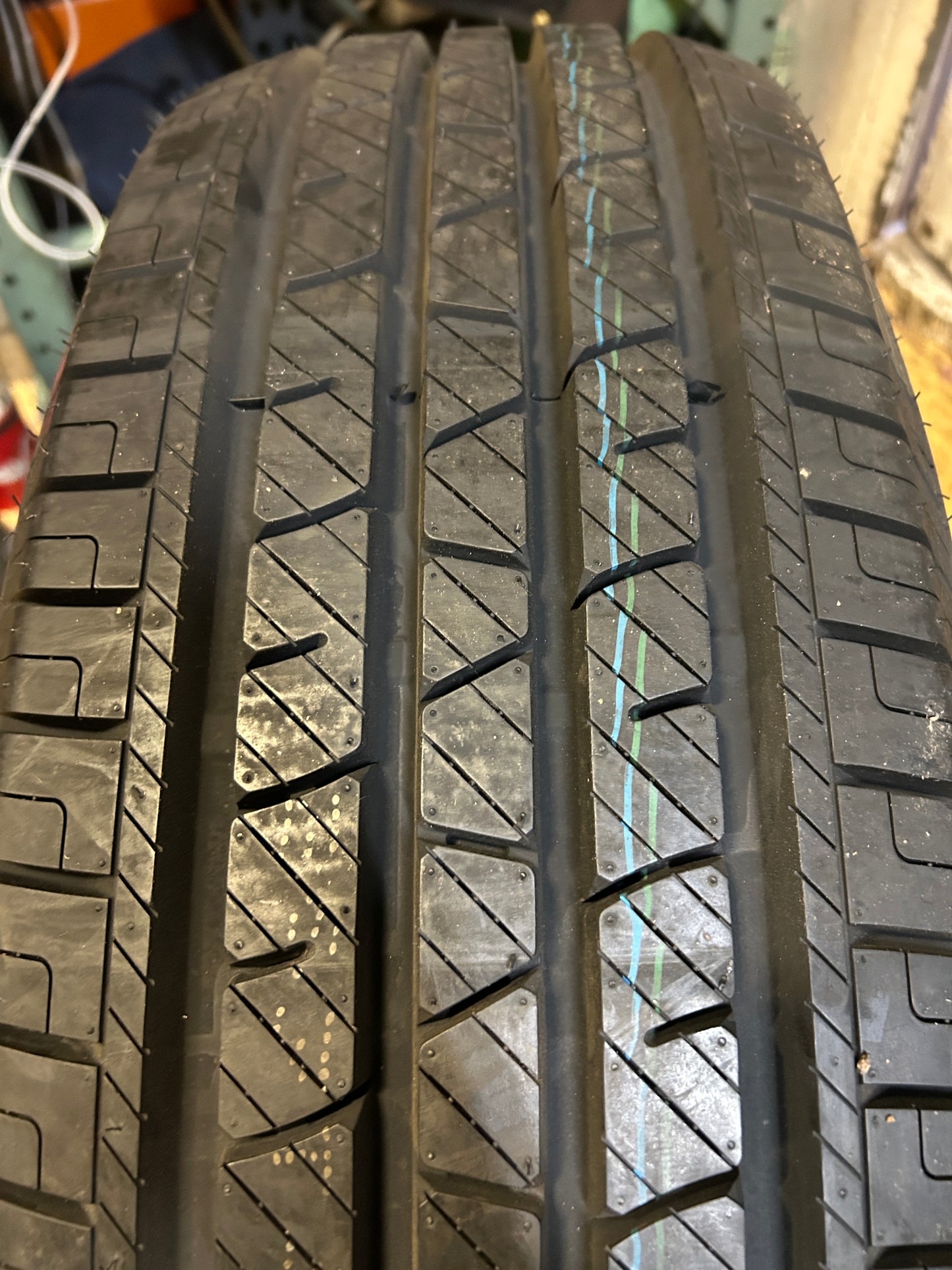 NOS ARMSTRONG TRU-TRAC H/T LT 275 65 18 123/120R 10PLY HIGHWAY TIRE 1200046672