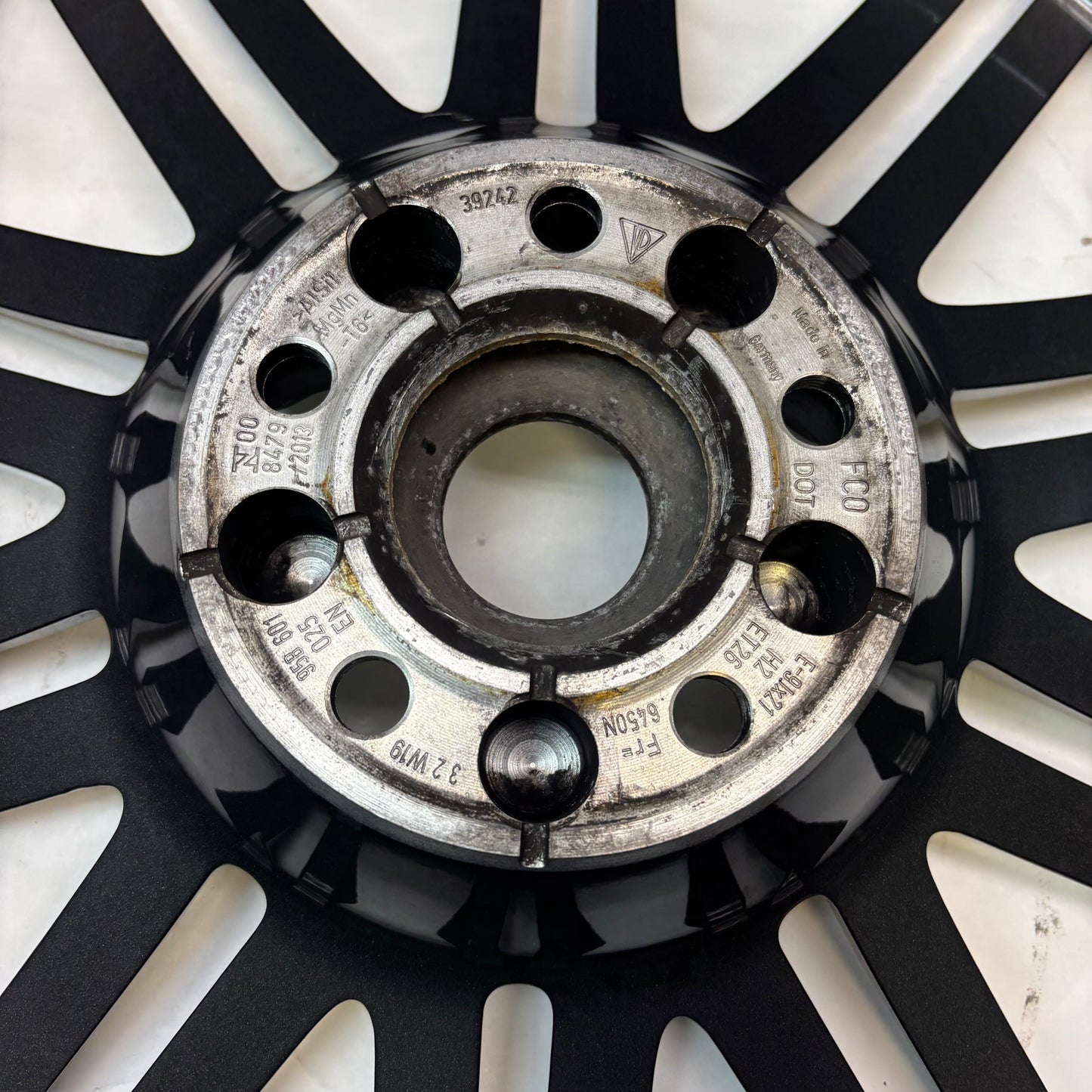 GENUINE PORSCHE MACAN 21 INCH STAGGERED SET F:21X9 ET26 R:21X10 ET26 WHEELS