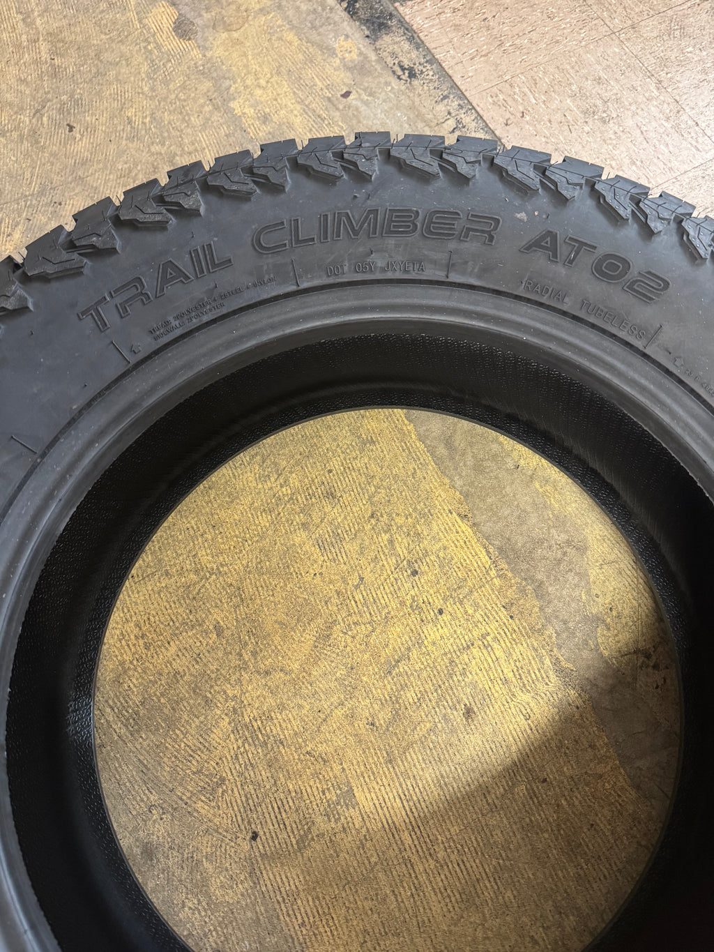 SUMMIT TRAIL CLIMBER AT02 BSW P 275 60 20 115T ALL TERRAIN TIRE 20913