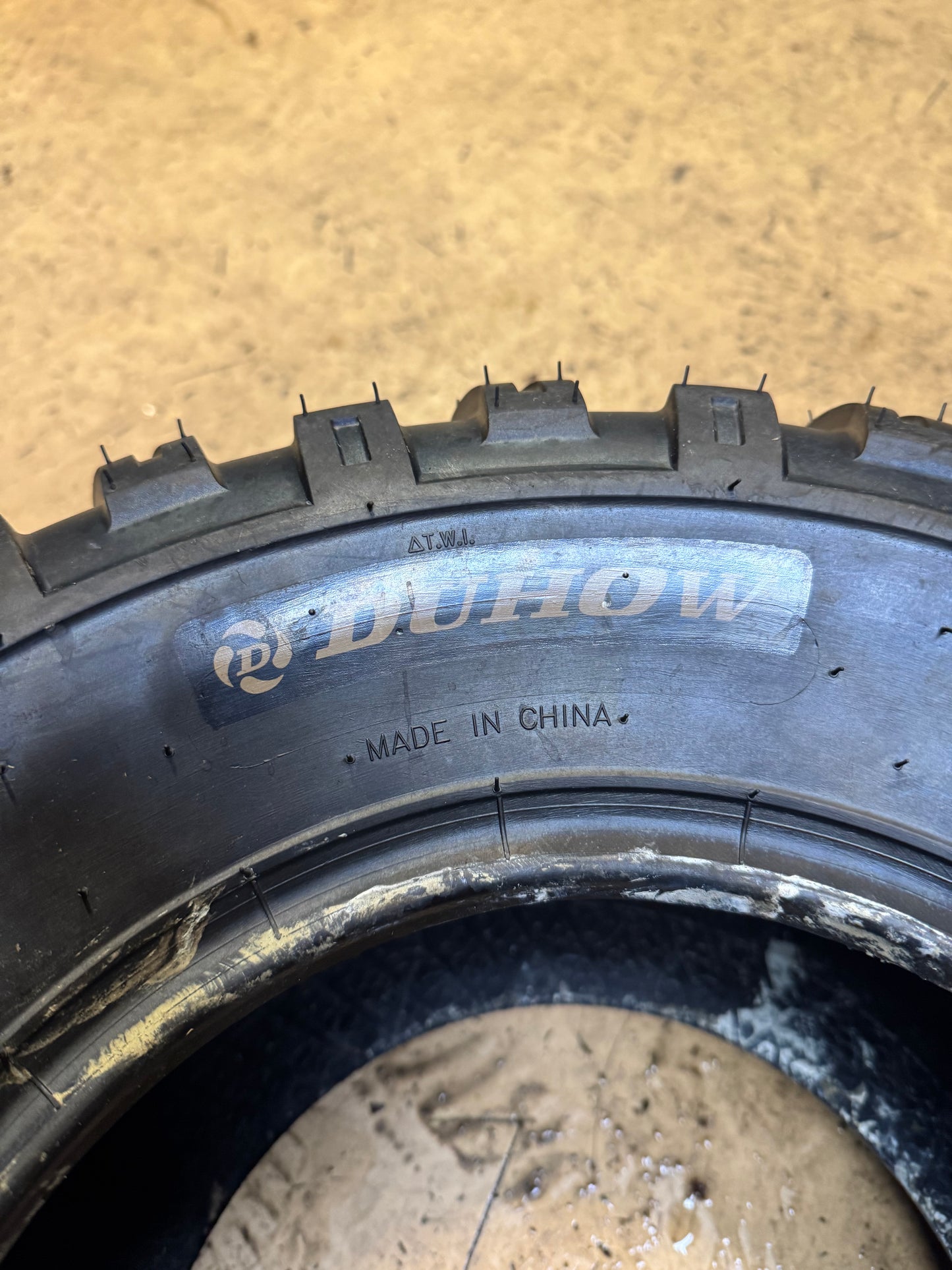 DUHOW BSW AT 24 10 11 43F 4PLY ATV/UTV TIRE DU241011