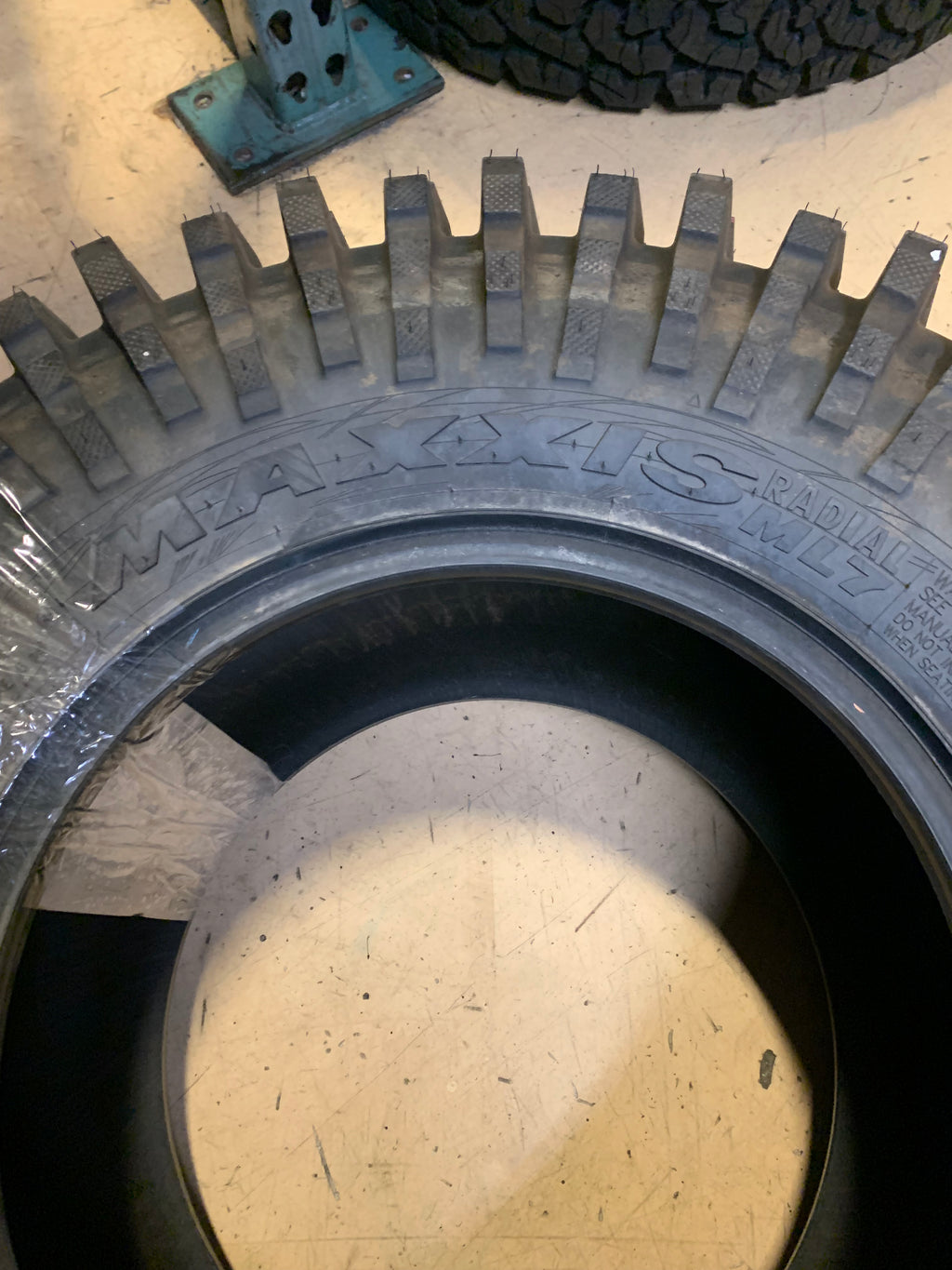 NOS MAXXIS ROXXZILLA ML7 (STICKY) BSW 32 10 14 8PLY ATV/UTV TIRE TM00161900