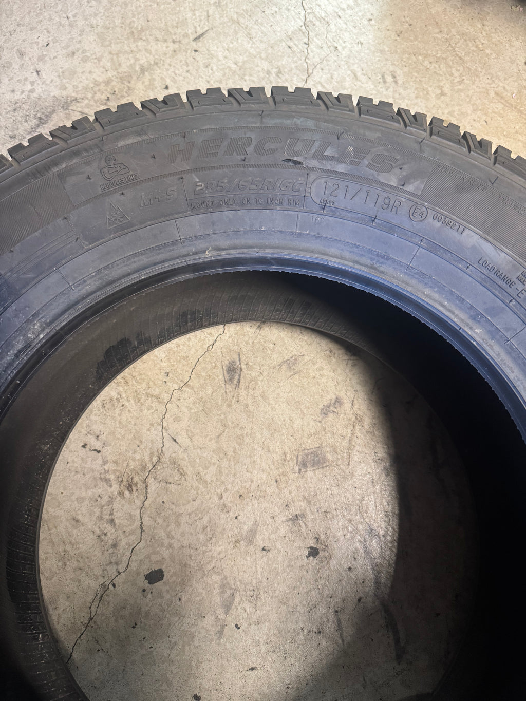 NOS HERCULES AVALANCHE TT BSW LT 235 65 16 121/119R 10PLY WINTER TIRE 01770