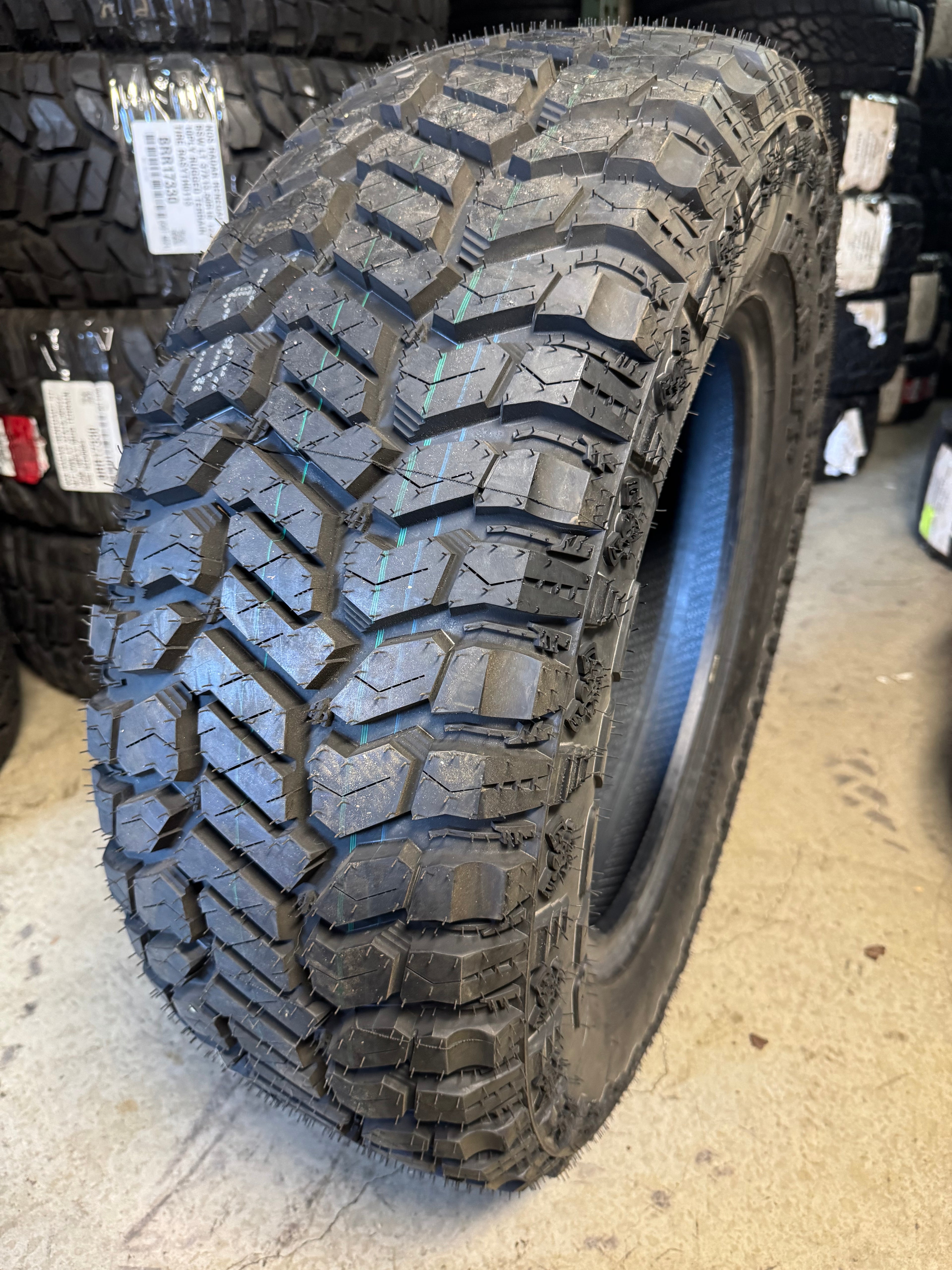 NOS RADAR RENEGADE R/T+ BSW LT 295 65 20 129/126Q 10PLY RUGGED TERRAIN TIRE RND0131