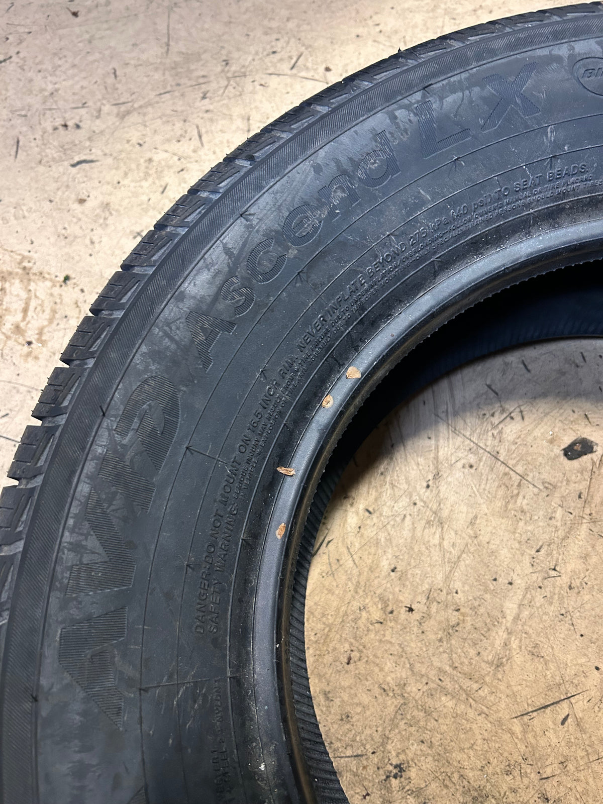 YOKOHAMA AVID ASCEND LX BSW P 235 60 16 100H ALL SEASON TIRE 110132818