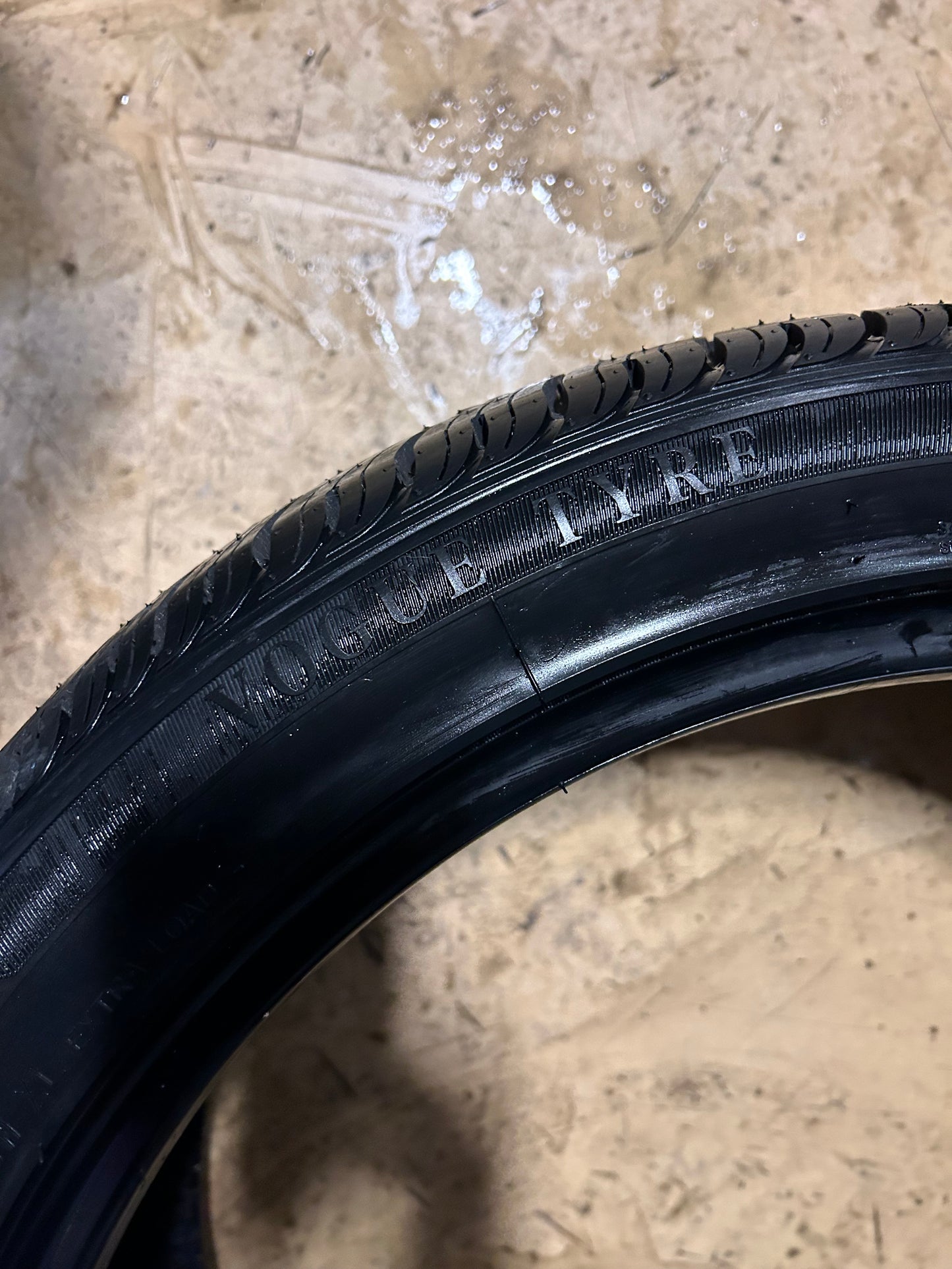 VOGUE CUSTOM BUILT RADIAL VIII WG P 245 40 19 98W XL PERFORMANCE TIRE 3206300