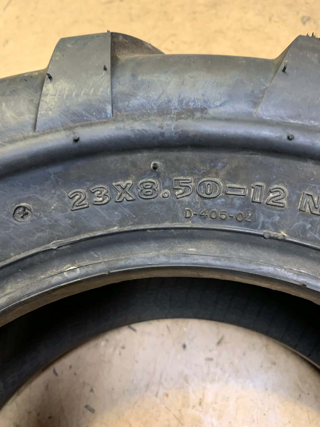 DEESTONE D405 23 8.5 12 93A3 6PLY TRACTOR TIRE DS5241