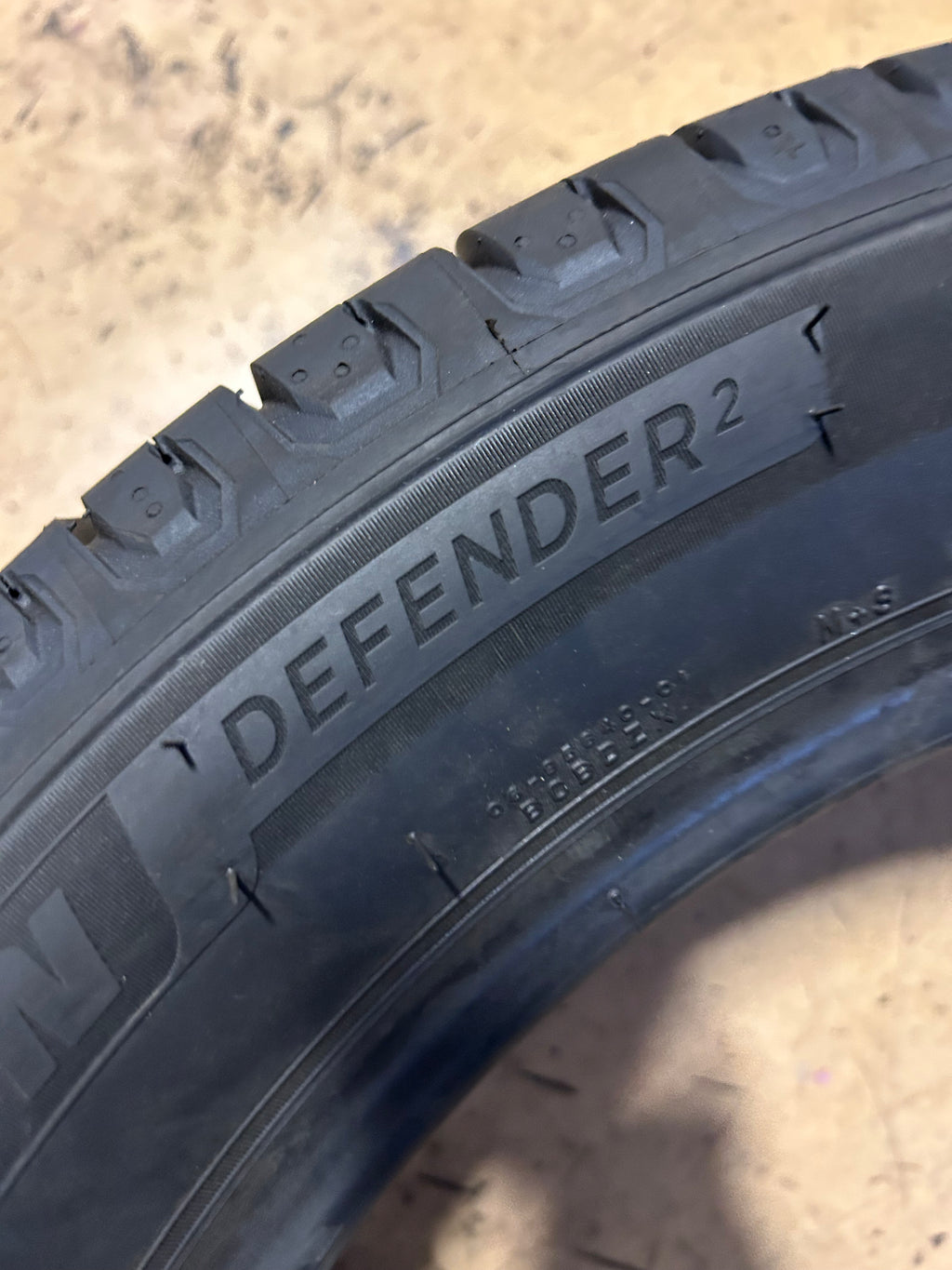 MICHELIN DEFENDER 2 BSW P 225 55 18 98V ALL SEASON TIRE 22800