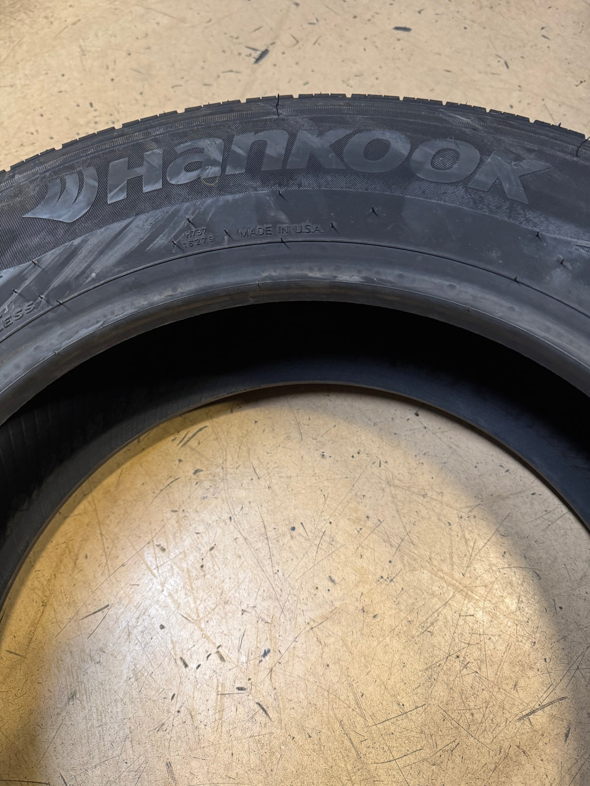2 NOS HANKOOK KINERGY PT BSW P 215 65 17 99T ALL SEASON TIRE 1021407