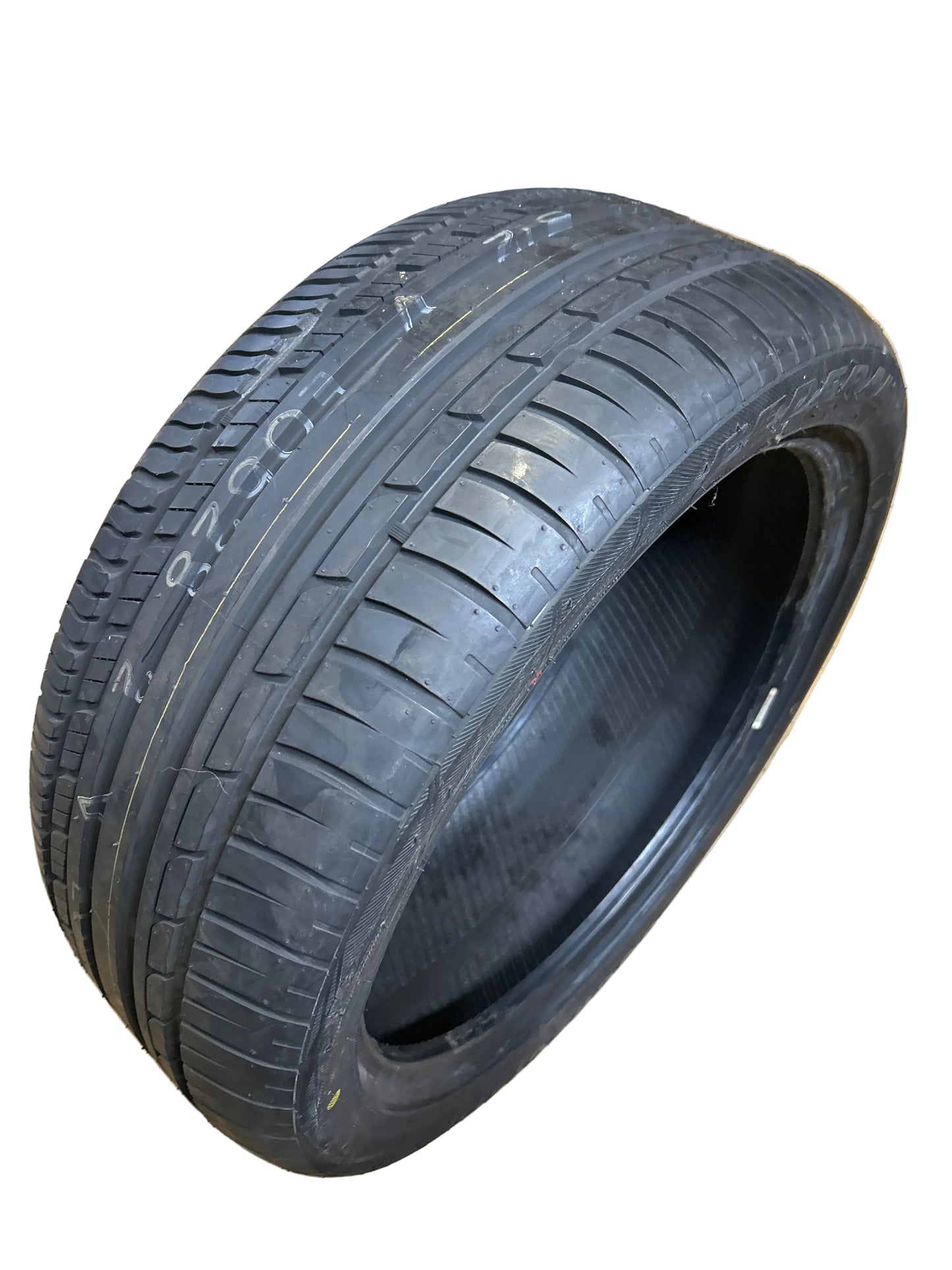 NOS 2 FEDERAL COURAGIA F/X BSW P 255 40 20 101Y XL HIGHWAY TIRE 40EL0A
