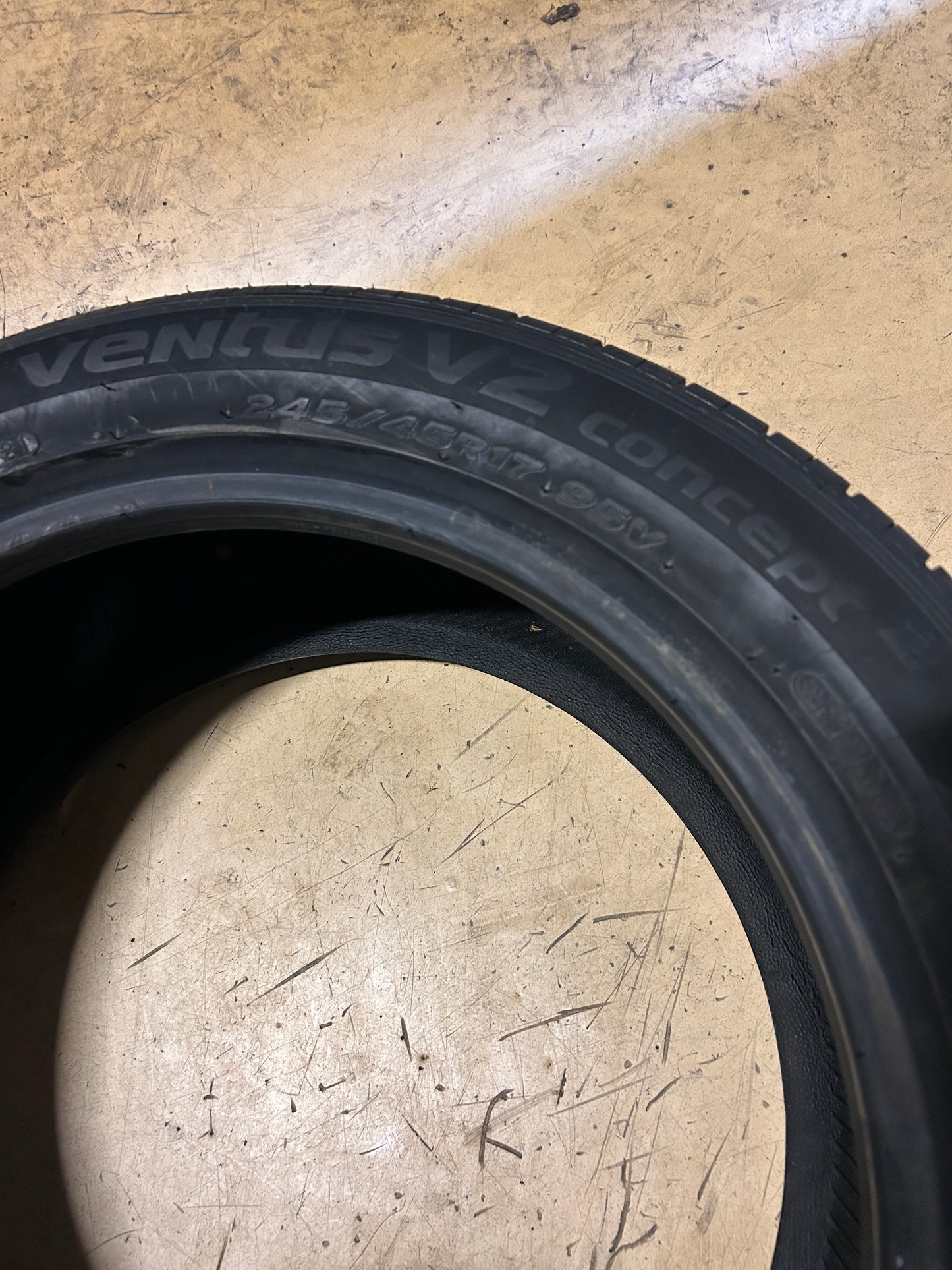 NOS HANKOOK VENTUS V2 CONCEPT 2 BSW P 245 45 17 95V ALL SEASON TIRE 1014379