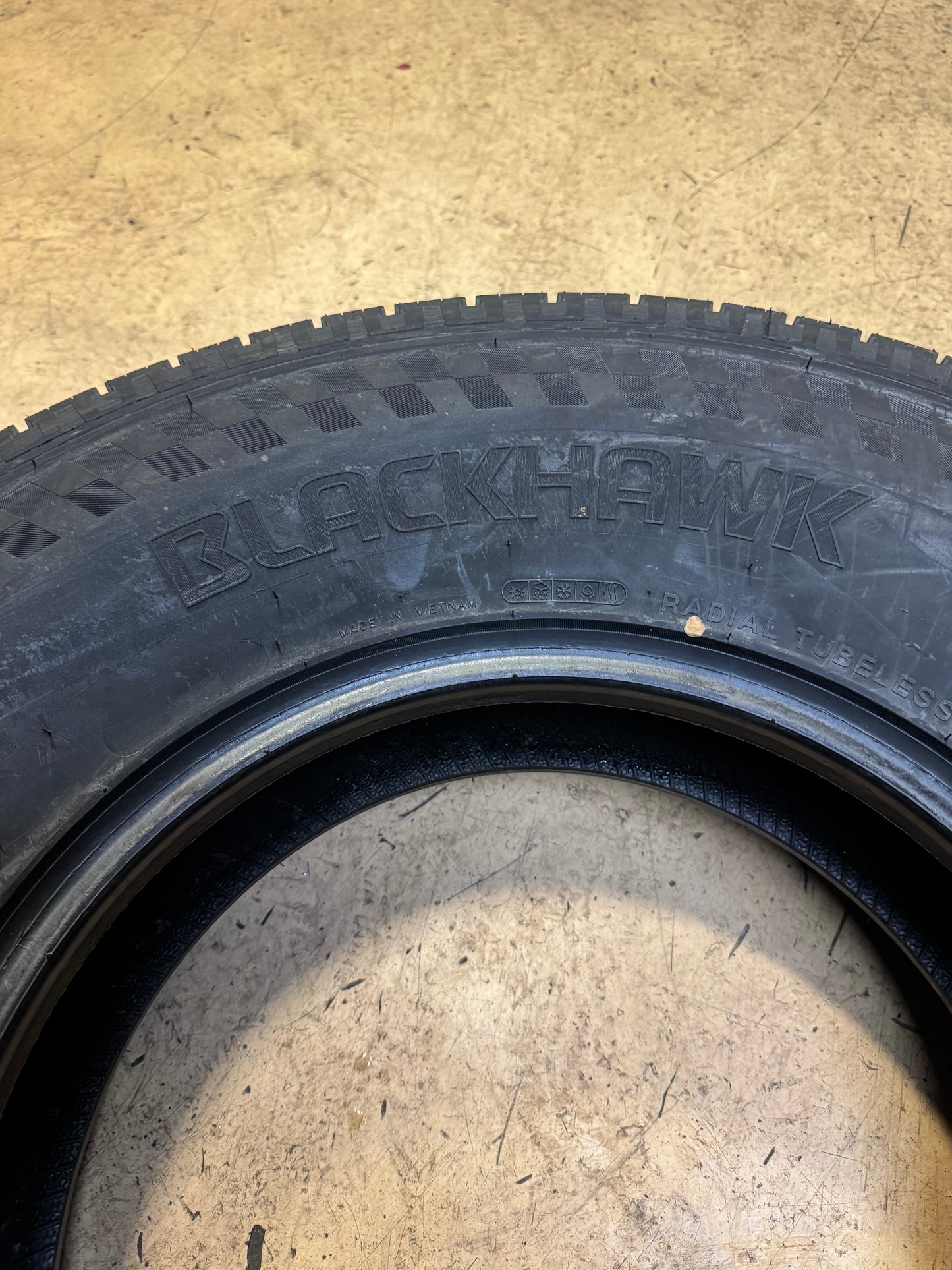 BLACKHAWK HISCEND-H HT01 BSW P 265/75R16 116T ALL SEASON TIRE 5545915V